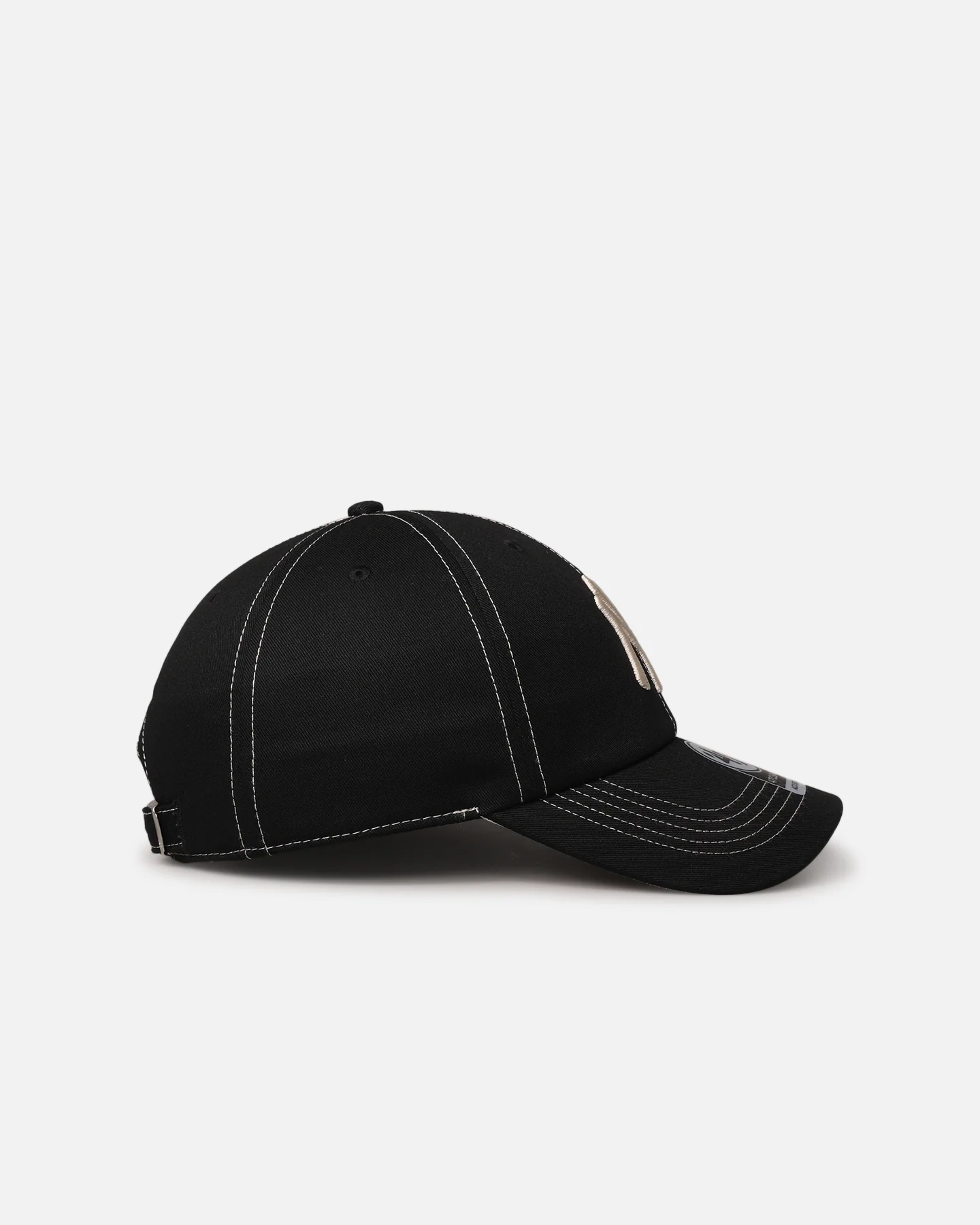 47 Brand New York Yankees 'Contrast Stitch' 47 Clean Up Strapback Black/Bone - Image 3
