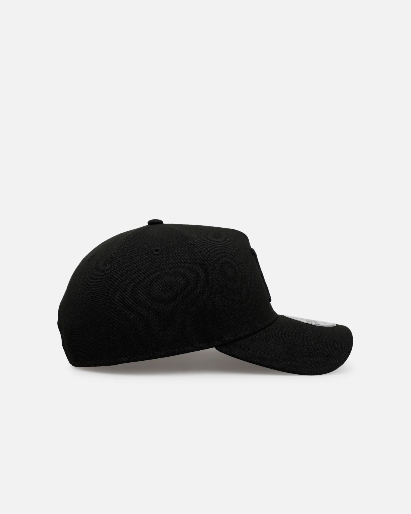 New Era Boston Red Sox 'Easy Black' 9FORTY A-Frame Snapback Black/Black - Image 3