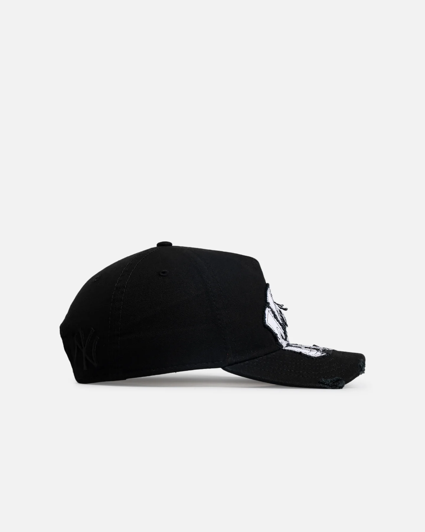 New Era New York Yankees 'Applique Distressed' 9FORTY A-Frame Snapback Black/White - Image 3