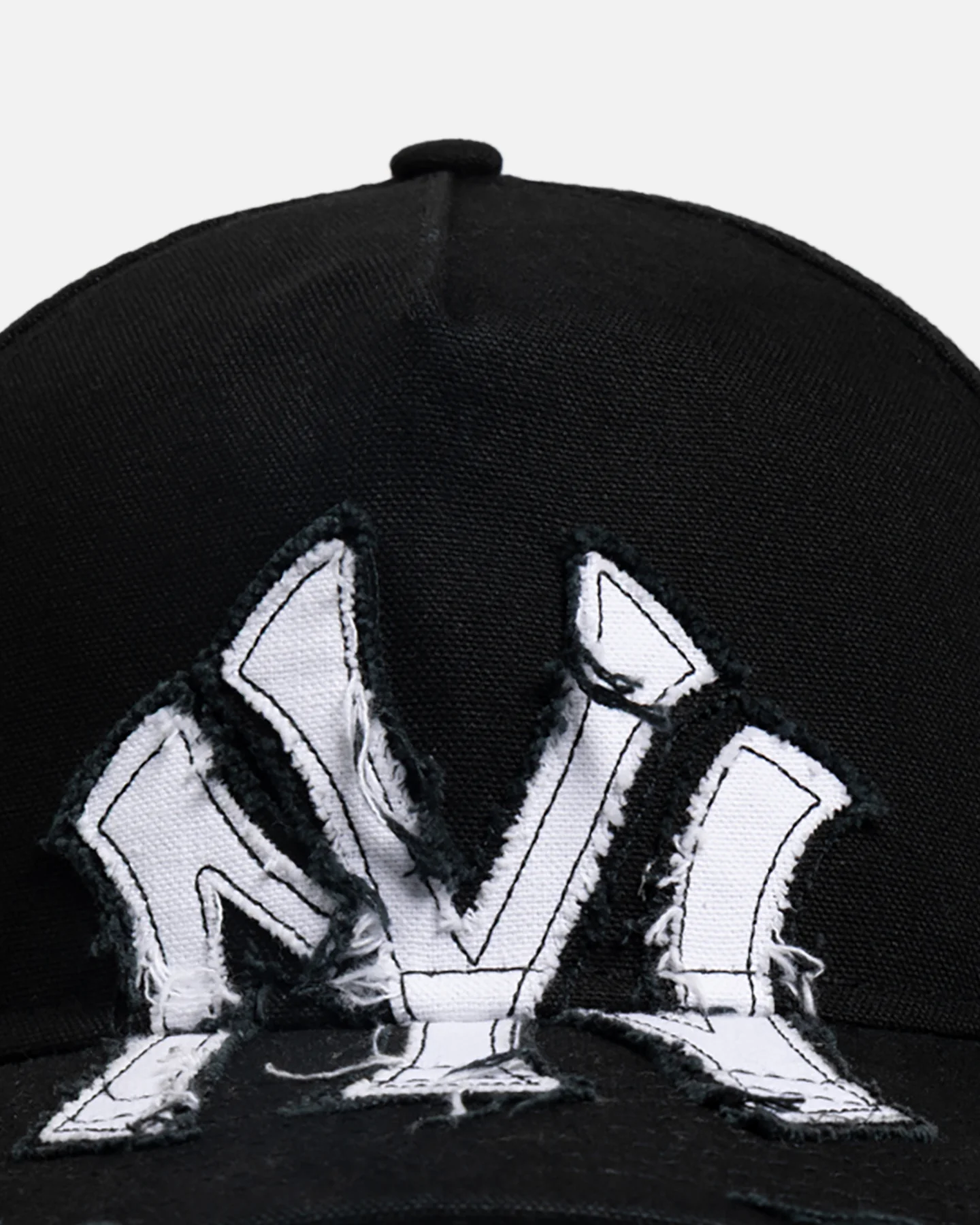 New Era New York Yankees 'Applique Distressed' 9FORTY A-Frame Snapback Black/White - Image 5