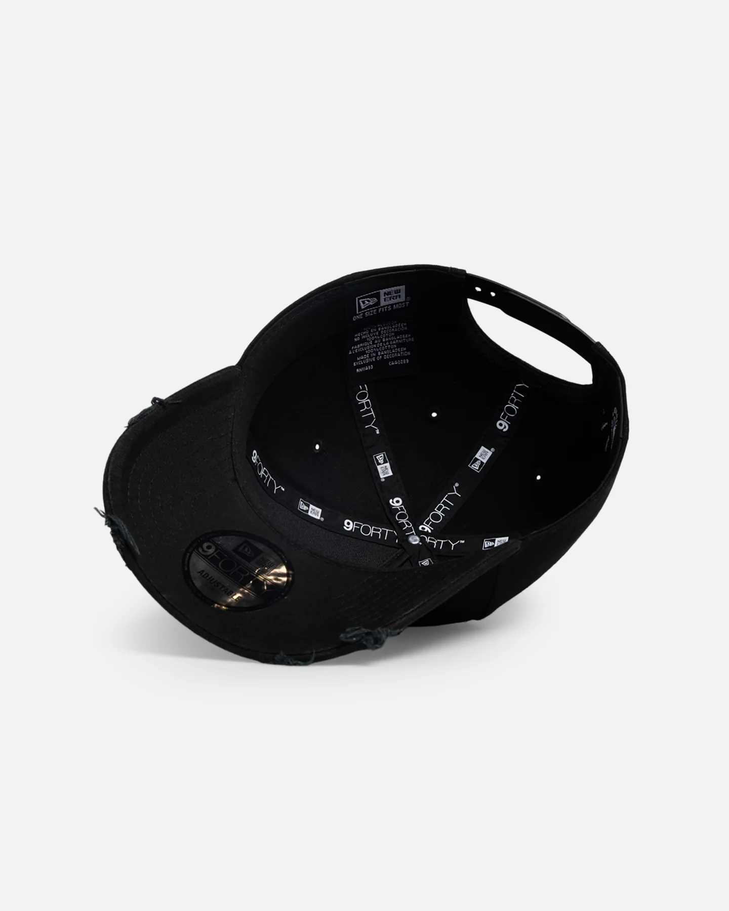 New Era New York Yankees 'Applique Distressed' 9FORTY A-Frame Snapback Black/White - Image 6