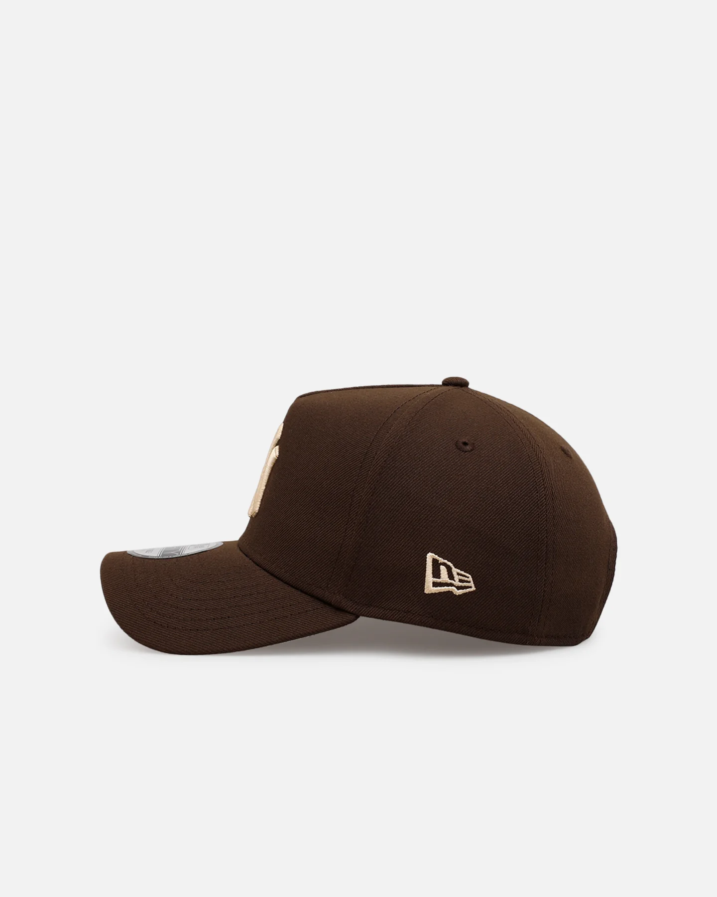 New Era New York Yankees 'Stay Classy' 9FORTY A-Frame Snapback Walnut - Image 4