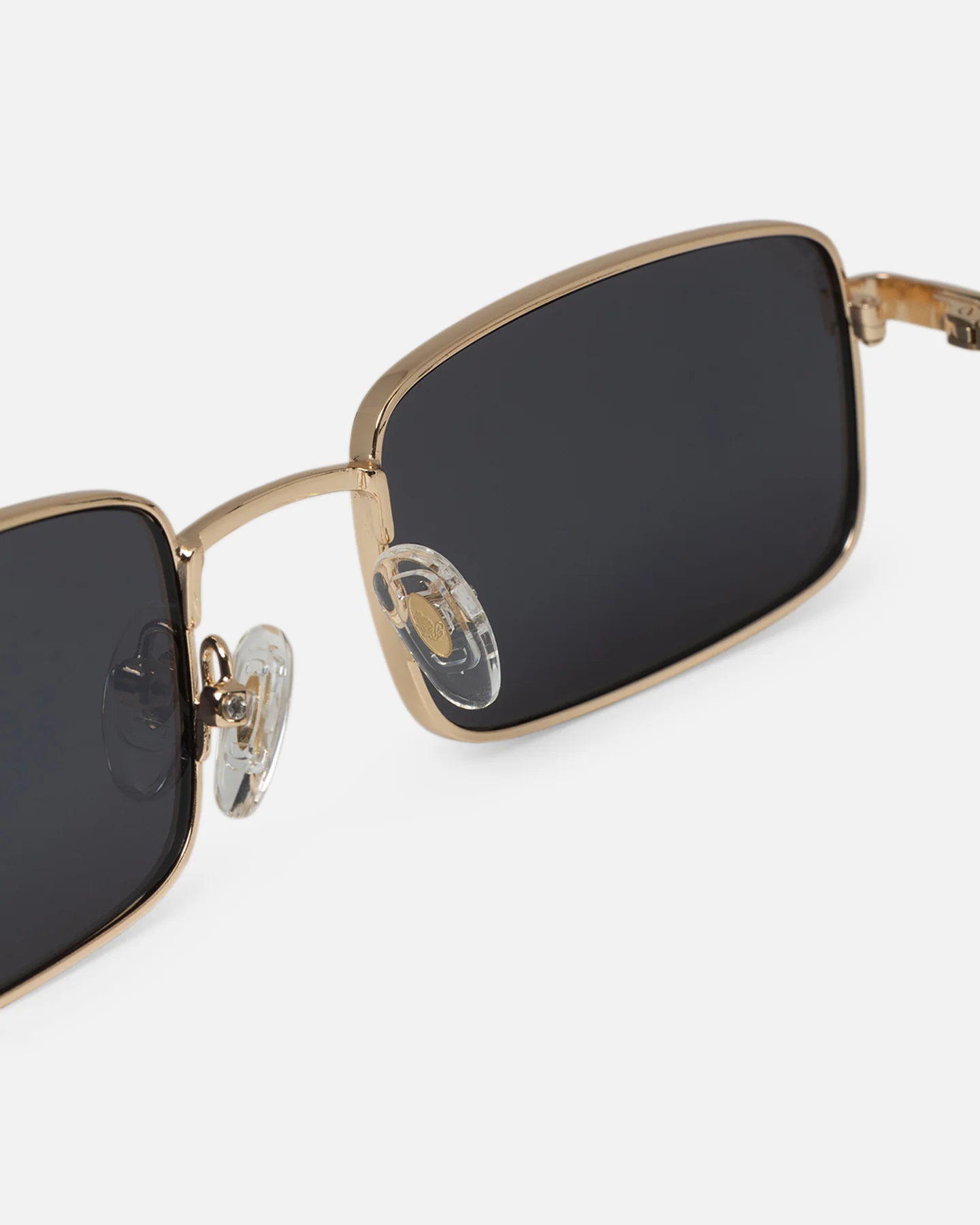 Belvoir & Co Hudson Sunglasses Black/Gold - Image 7