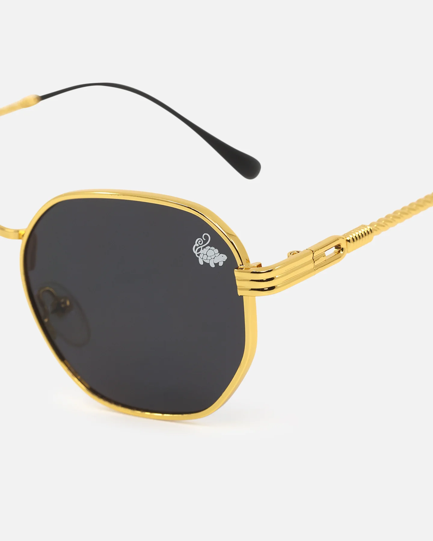 Belvoir & Co Maxwell Sunglasses Gold/Black - Image 2