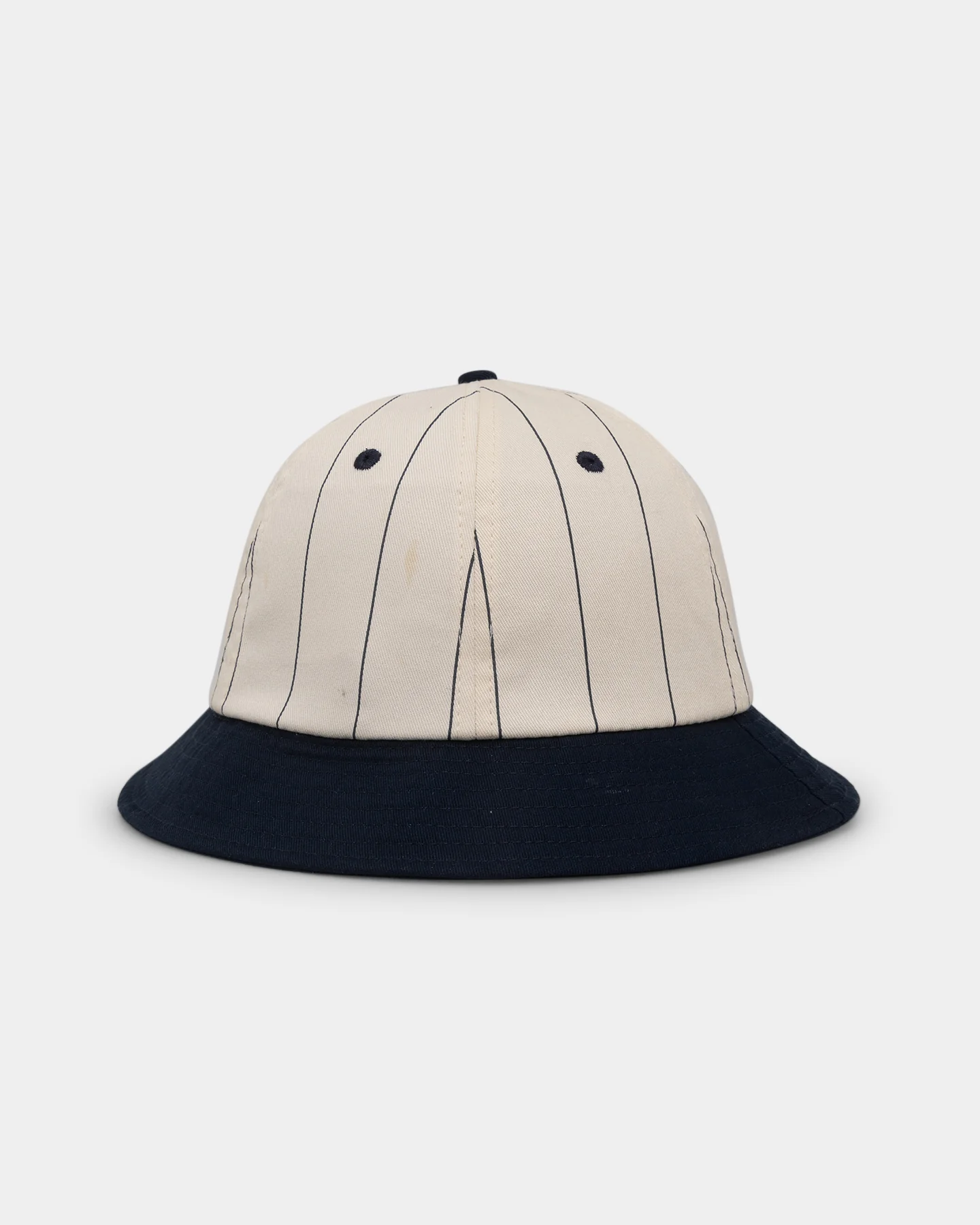 Carre Base Bucket Hat Off White/Navy - Image 3
