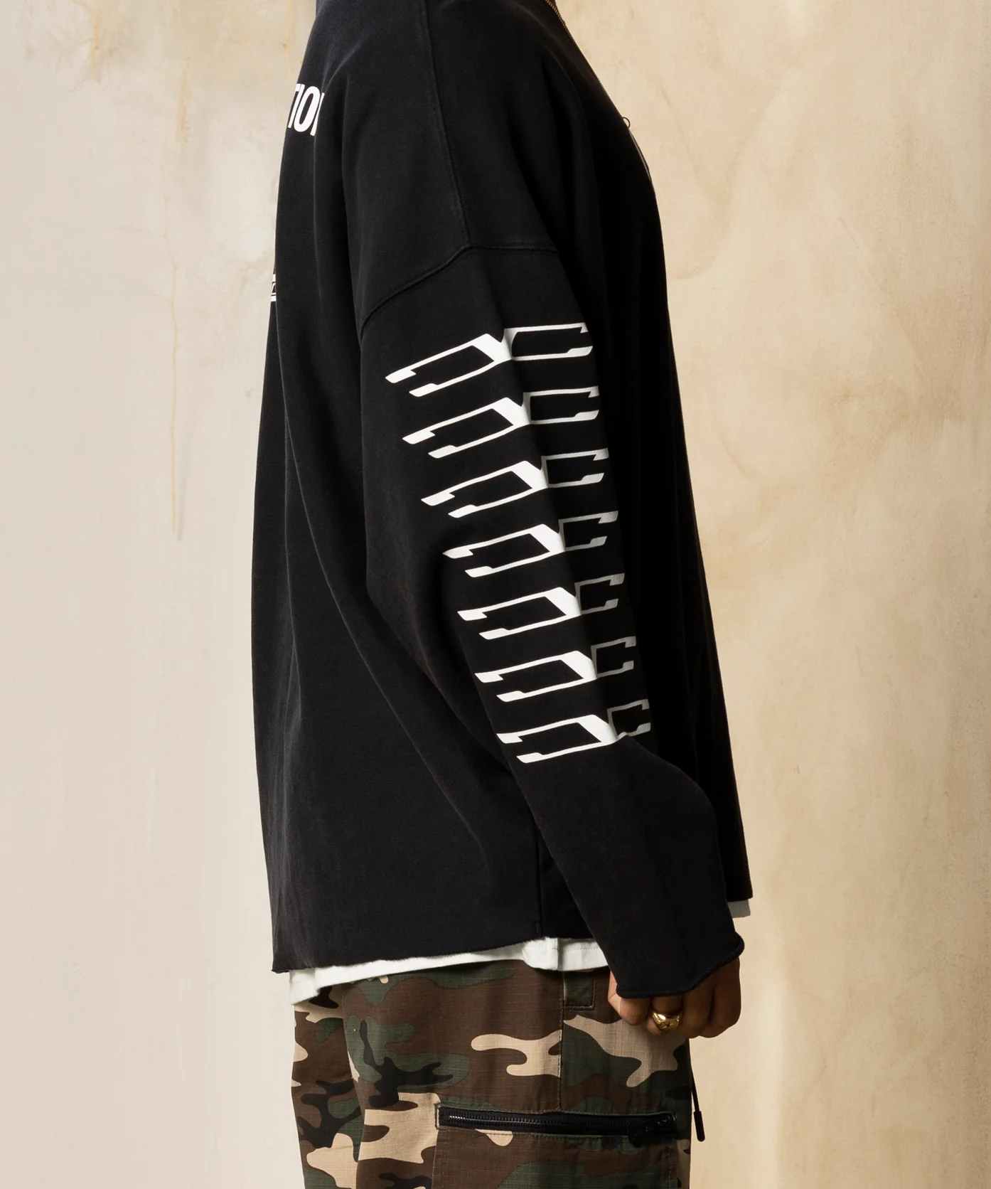 Carre Revolution Cut Off Oversized Crewneck Washed Black - Image 9
