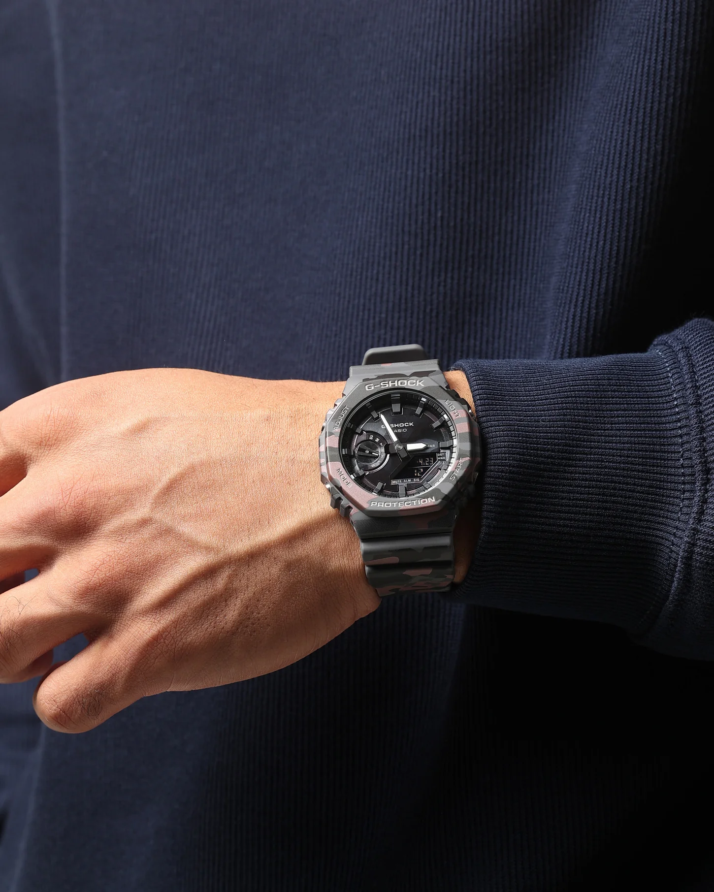 Casio GA2100CMD-8A Watch Black/Black - Image 2