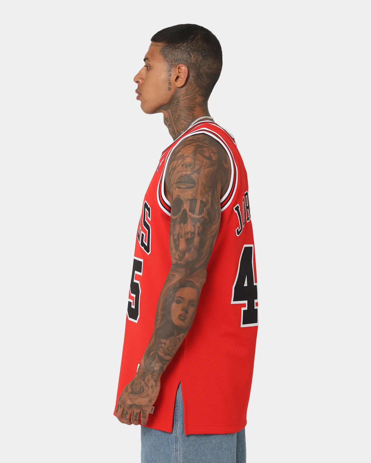 Mitchell & Ness Chicago Bulls Michael Jordan #45 Road '94-'95 Authentic Jersey Red - Image 9