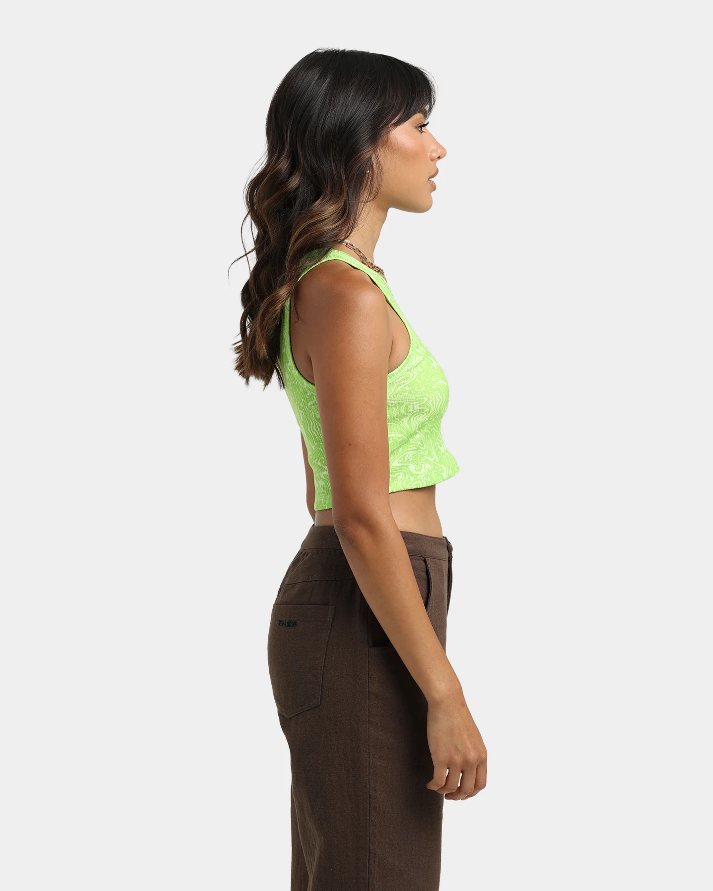 EN ES Women's Illusion Cropped Rib Tank Green - Image 5