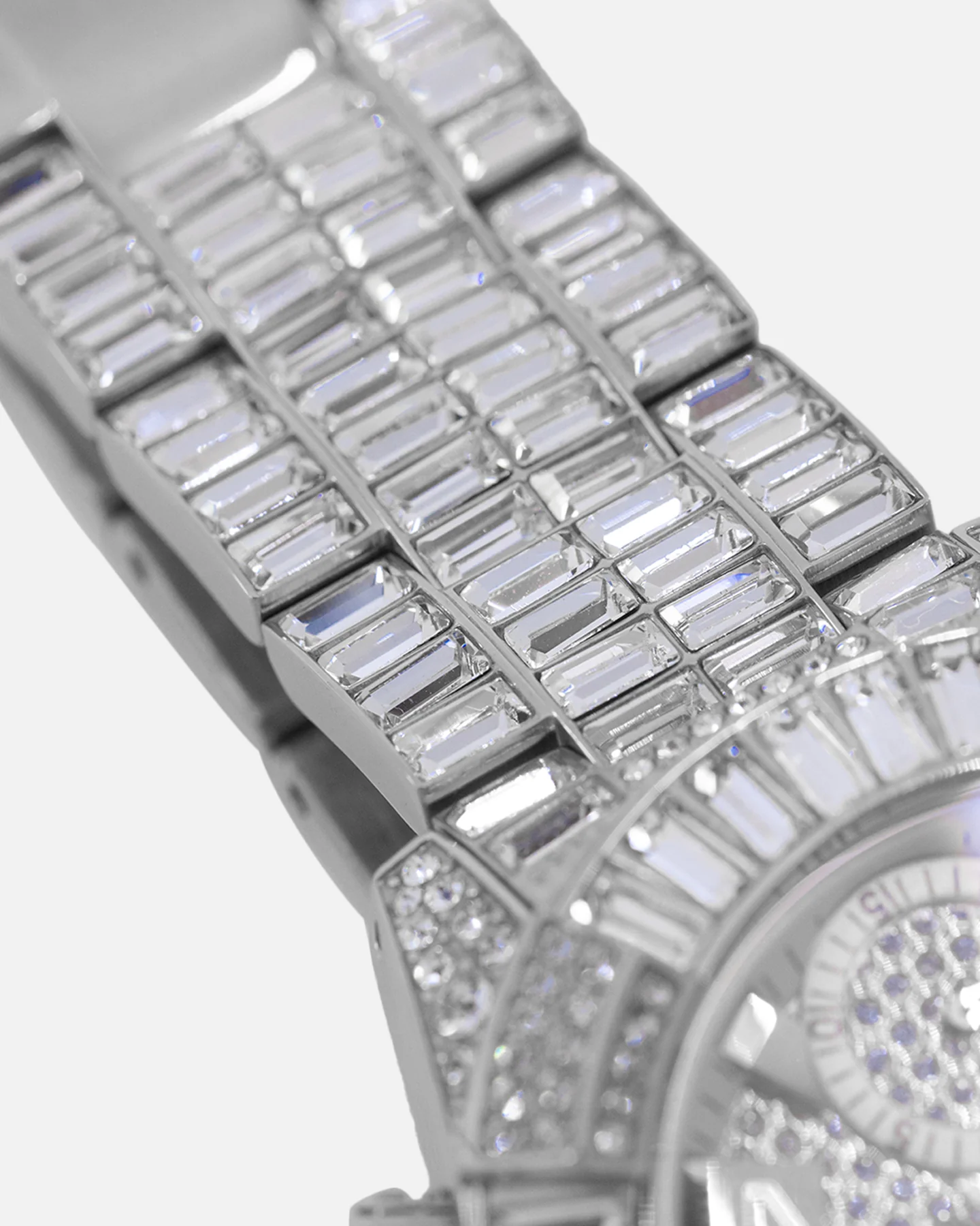 Guess Mainline Iconic 40th Watch Silver/Crystal - Image 6
