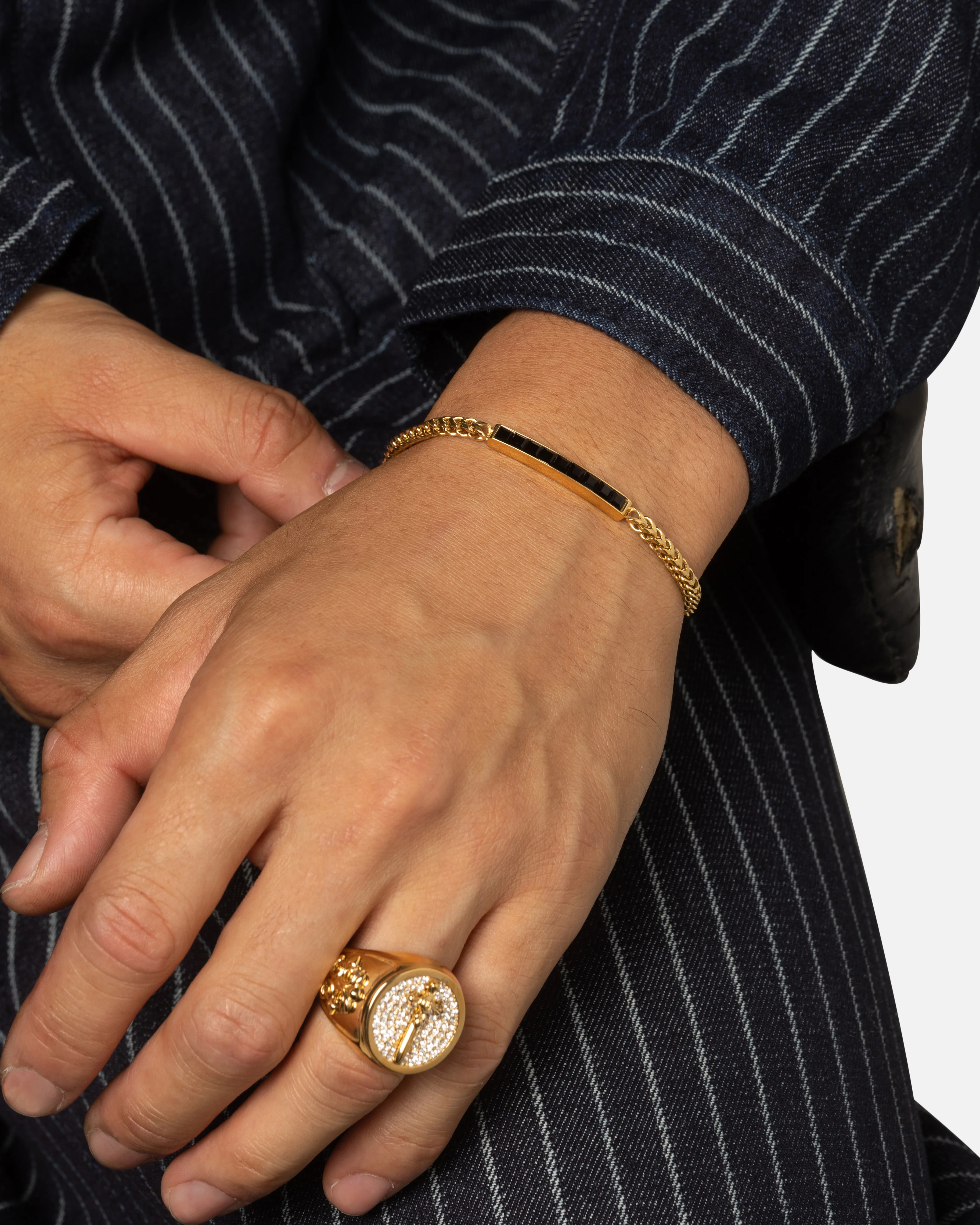 Guess Mainline Noir Crystals Plate Bracelet Gold - Image 2