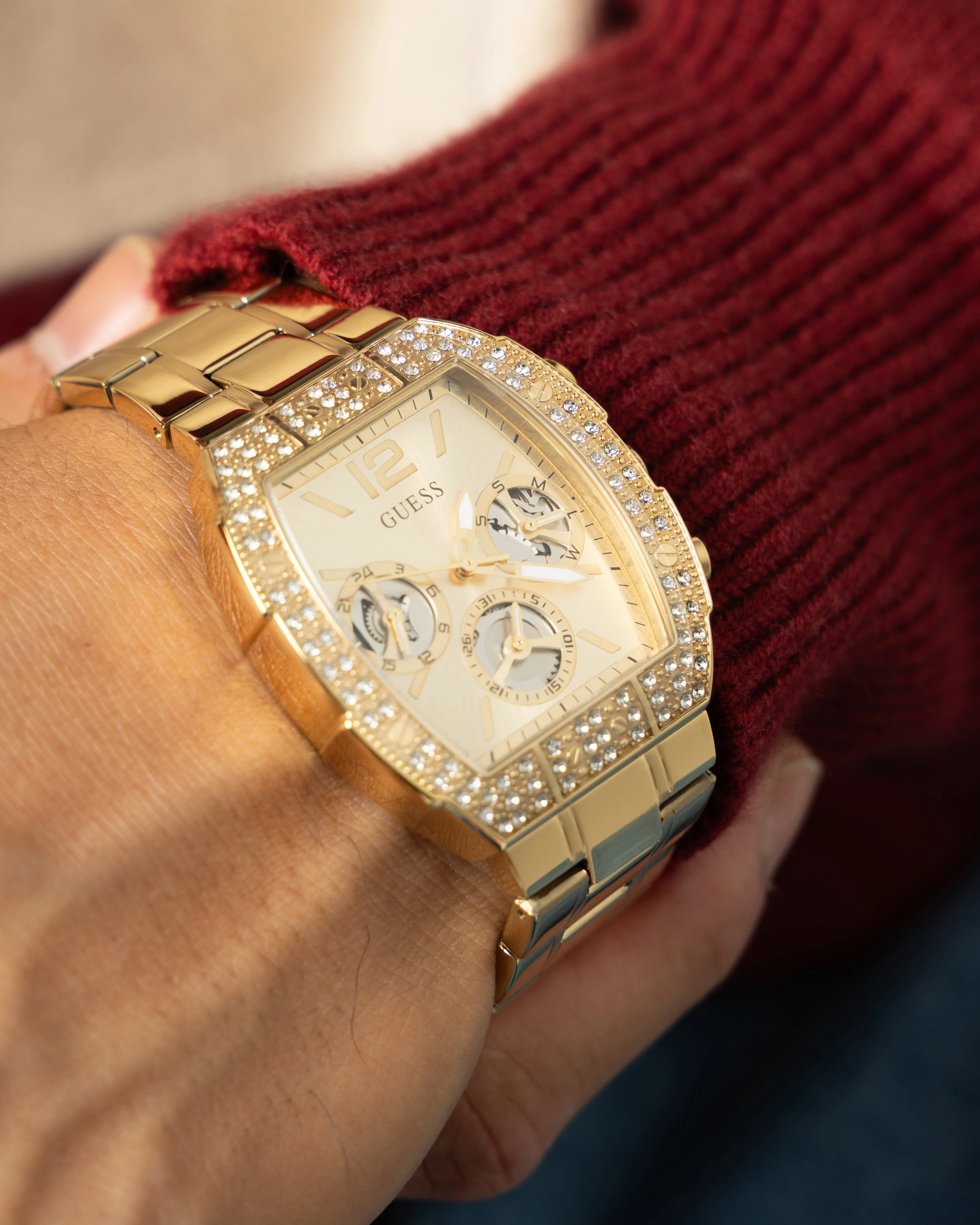 Guess Mainline Phoenix Watch Gold - Image 2