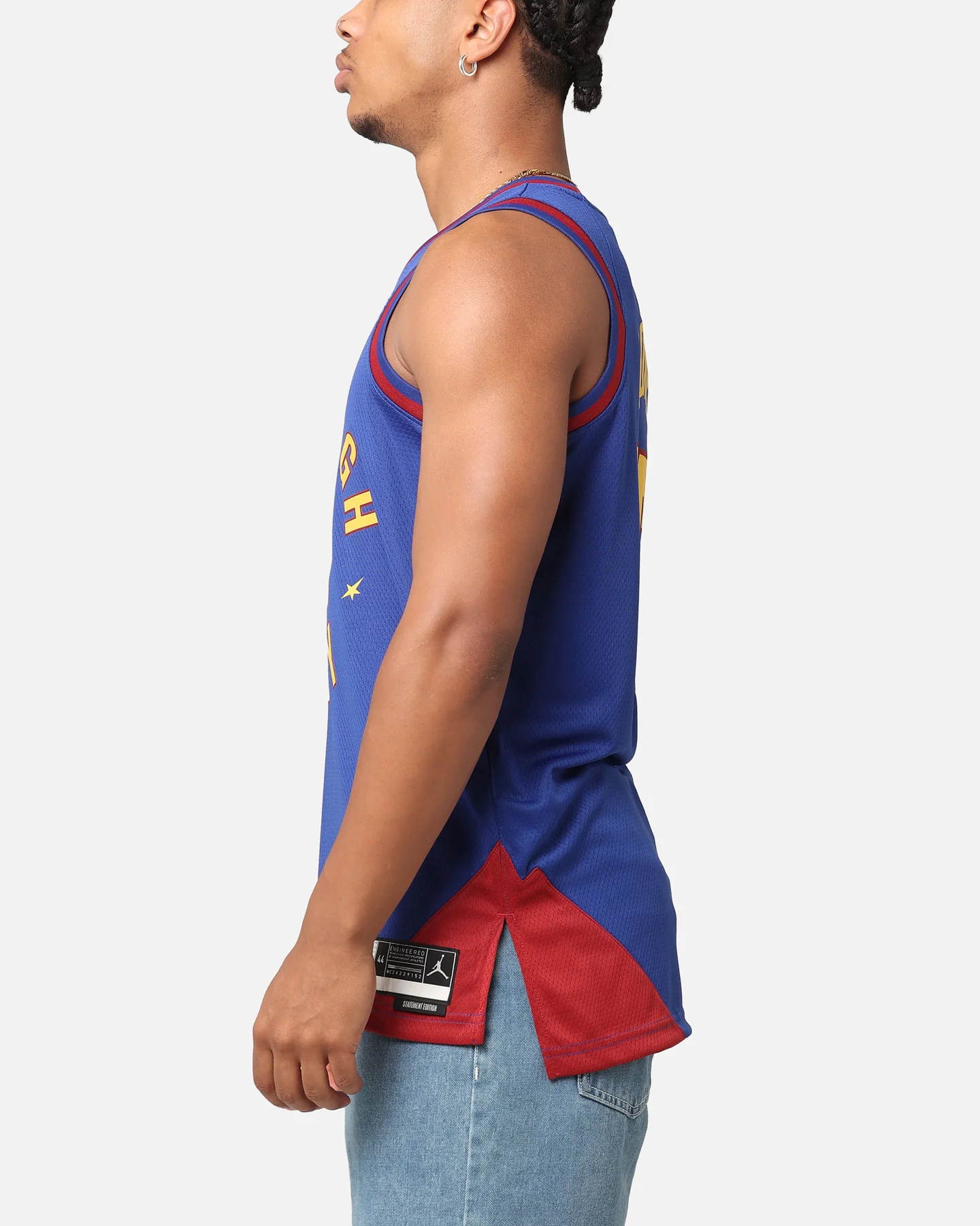 Jordan Denver Nuggets Nikola Jokić Statement Edition 2022/23 Dri-FIT Swingman Jersey Rush Blue/Team Crimson - Image 6