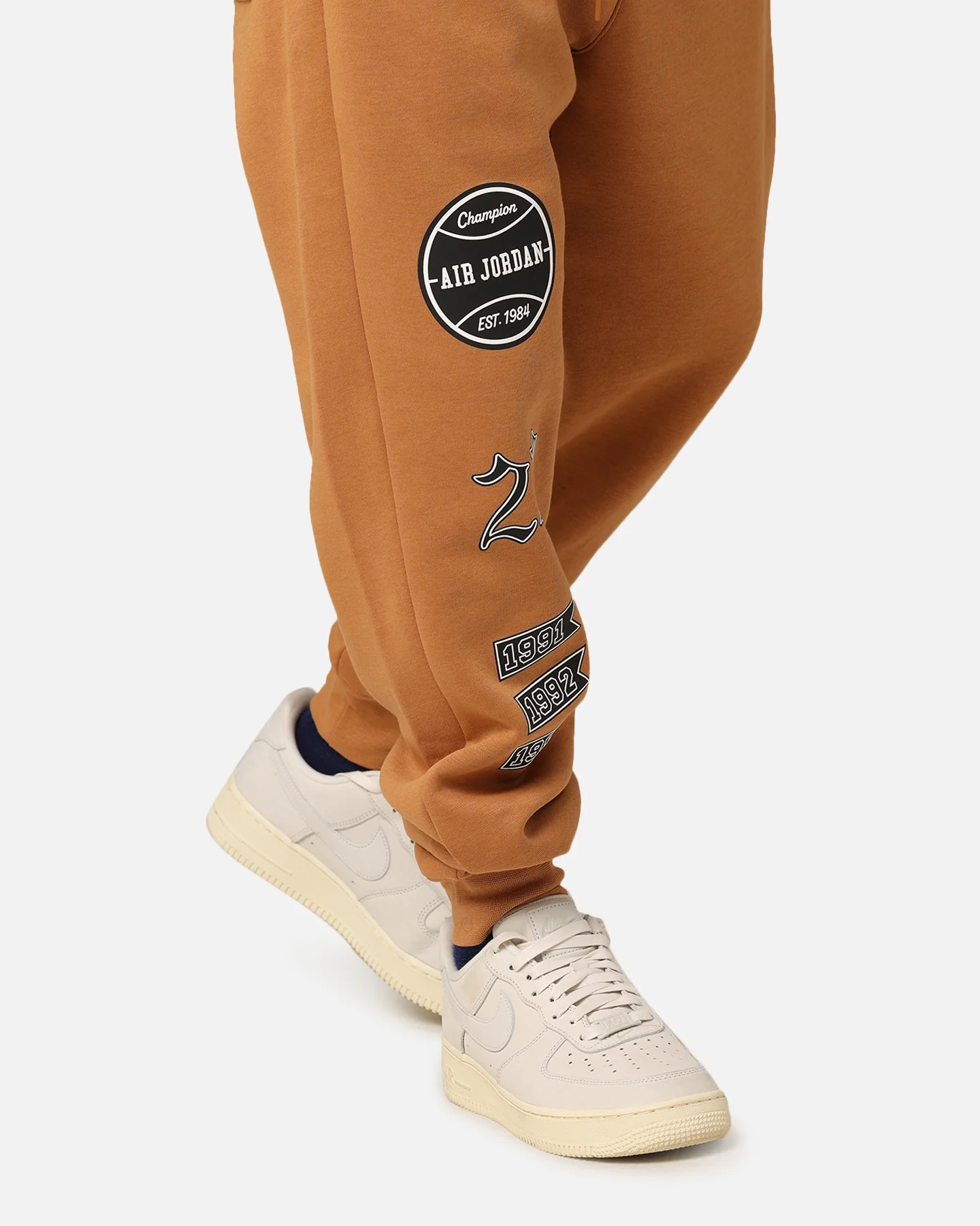 Jordan Essentials Fleece Pants Dark Brown - Image 3
