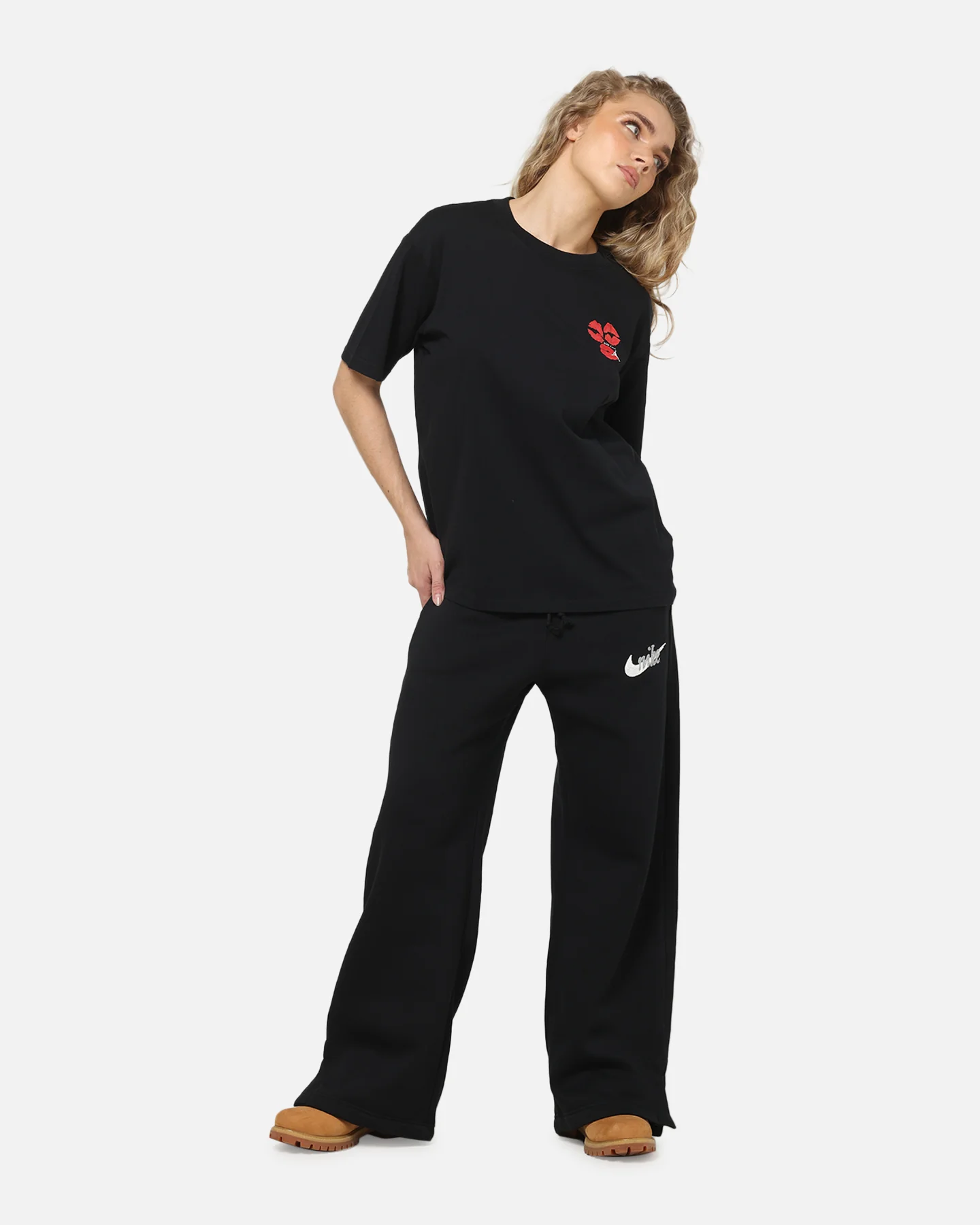 Jordan Women's Flight Graphic Kiss T-Shirt Black/White - Image 2