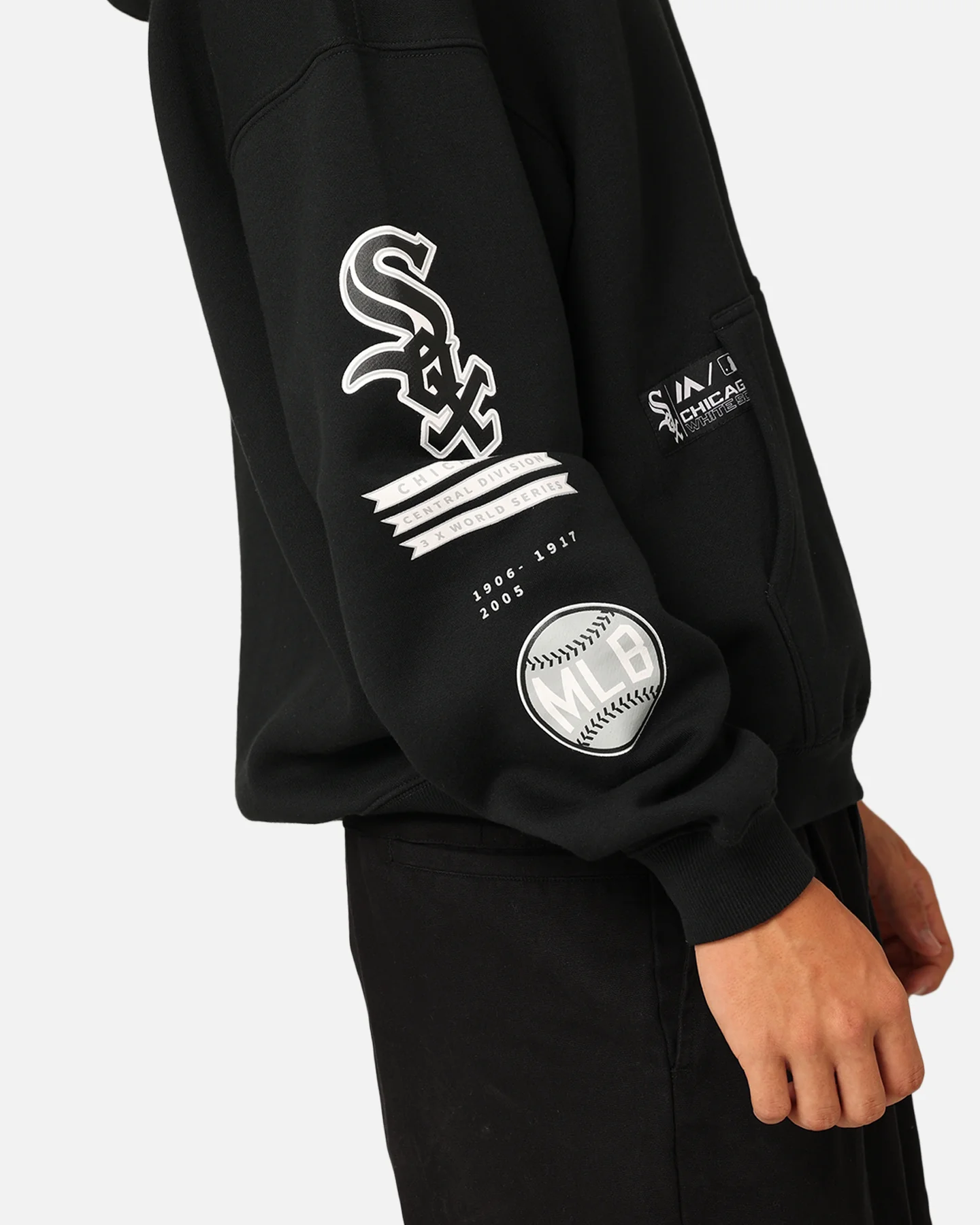 Majestic Athletic Chicago White Sox City Appliqué Hoodie Faded Black - Image 7