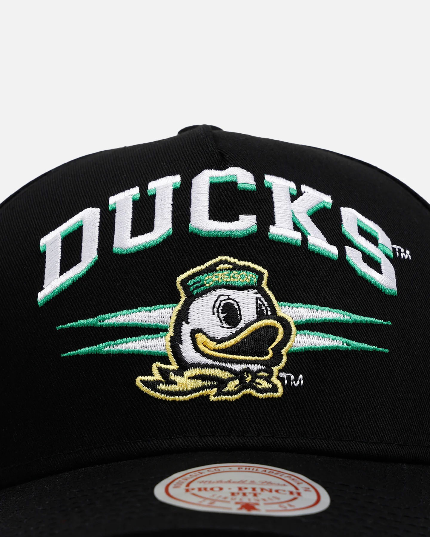 Mitchell & Mess Oregon Ducks 'Shadow Script' Pro Pinch Snapback Black - Image 5