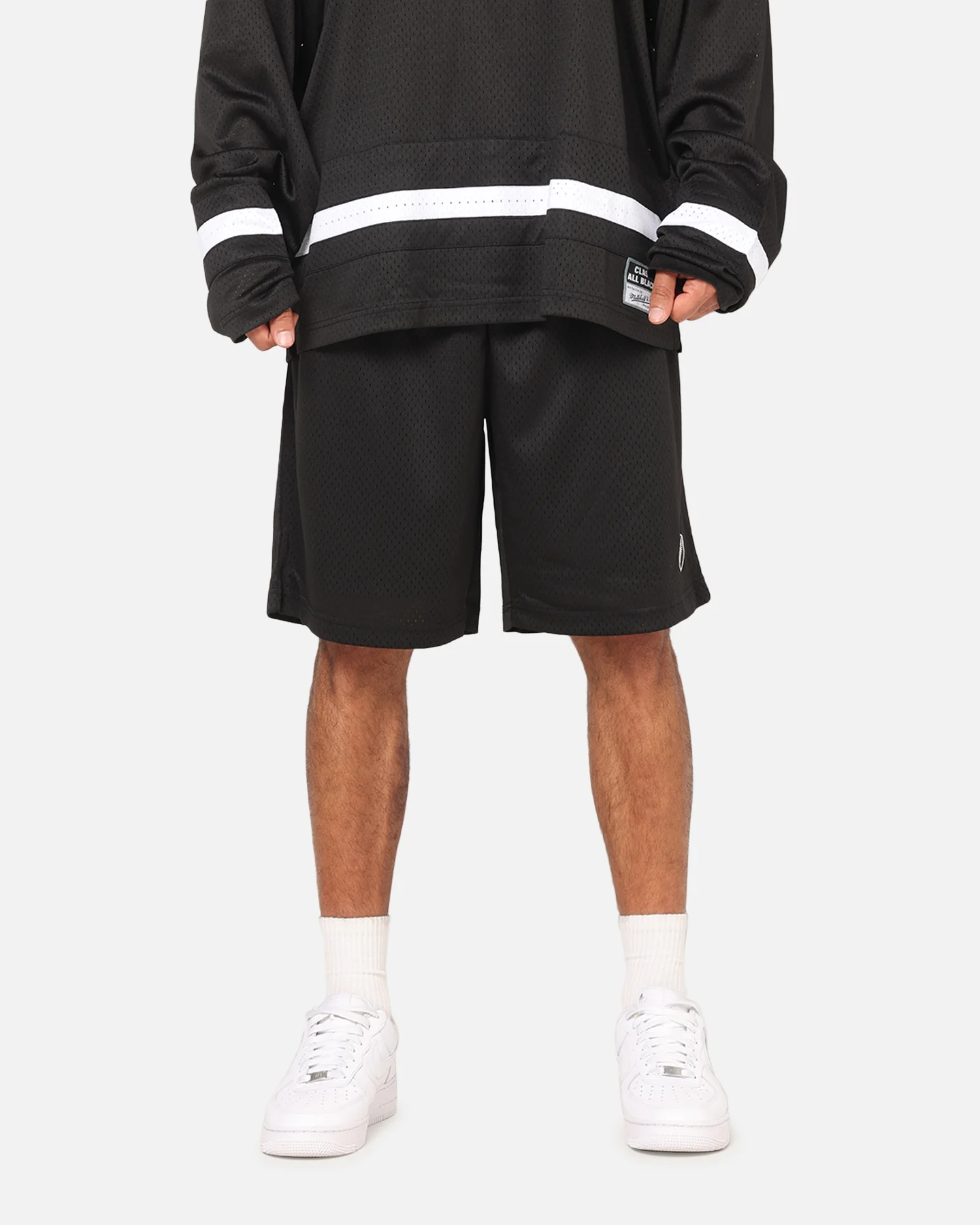 Mitchell & Ness All Black Rugby Union Classic Mesh Shorts Solid Black - Image 6