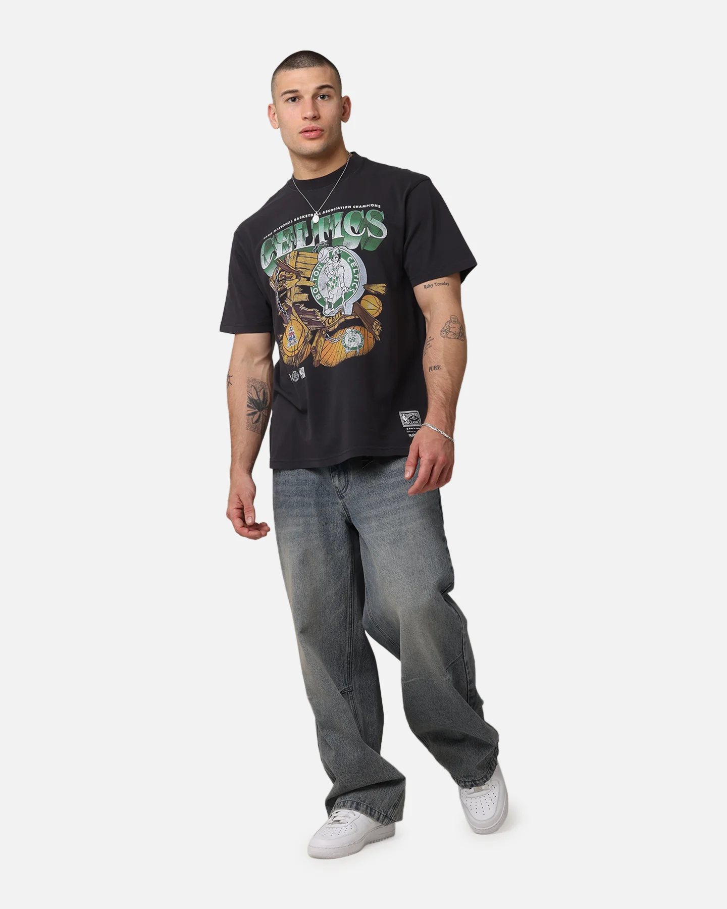 Mitchell & Ness Boston Celtics Bevel Burst T-Shirt Overdyed Black - Image 2