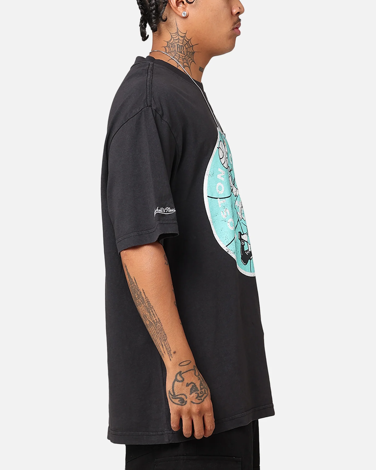 Mitchell & Ness Boston Celtics Ice Blue Logo T-Shirt Faded Black - Image 4