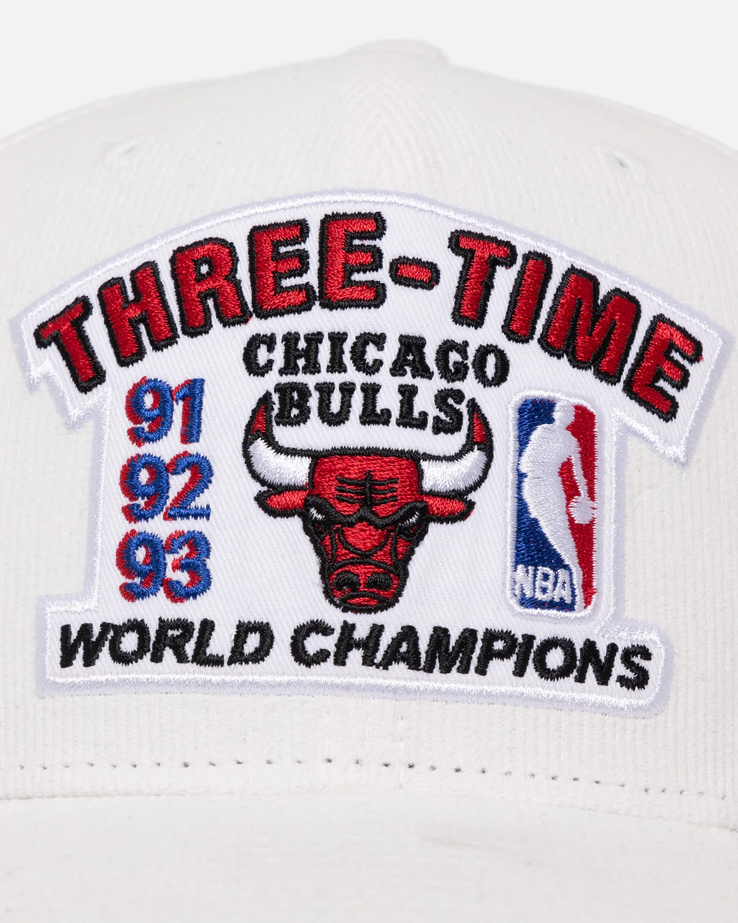 Mitchell & Ness Chicago Bulls 3 Time OG Corduroy Snapback White - Image 6