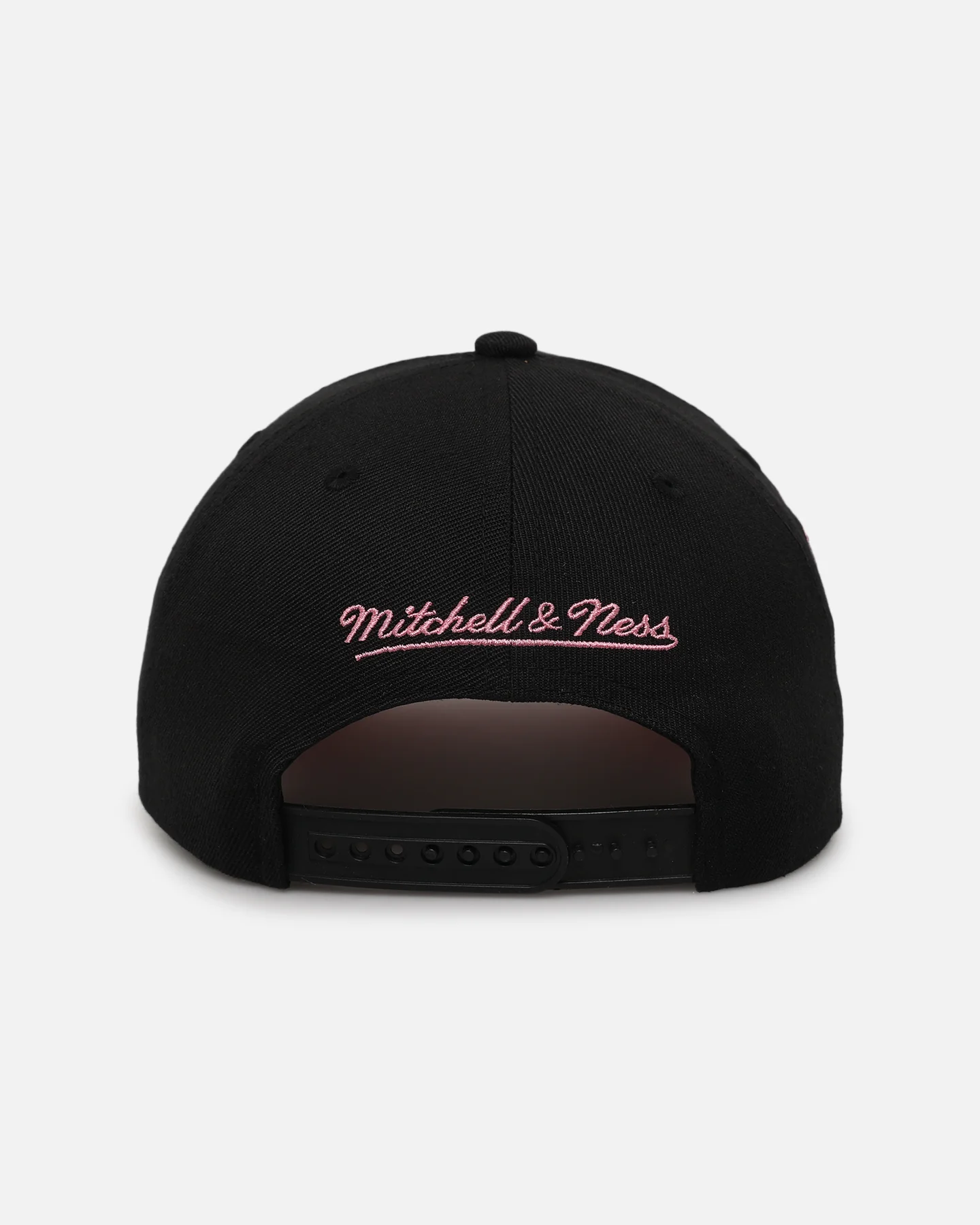 Mitchell & Ness Chicago Bulls Champs Graffiti Pro Crown Snapback Black - Image 2