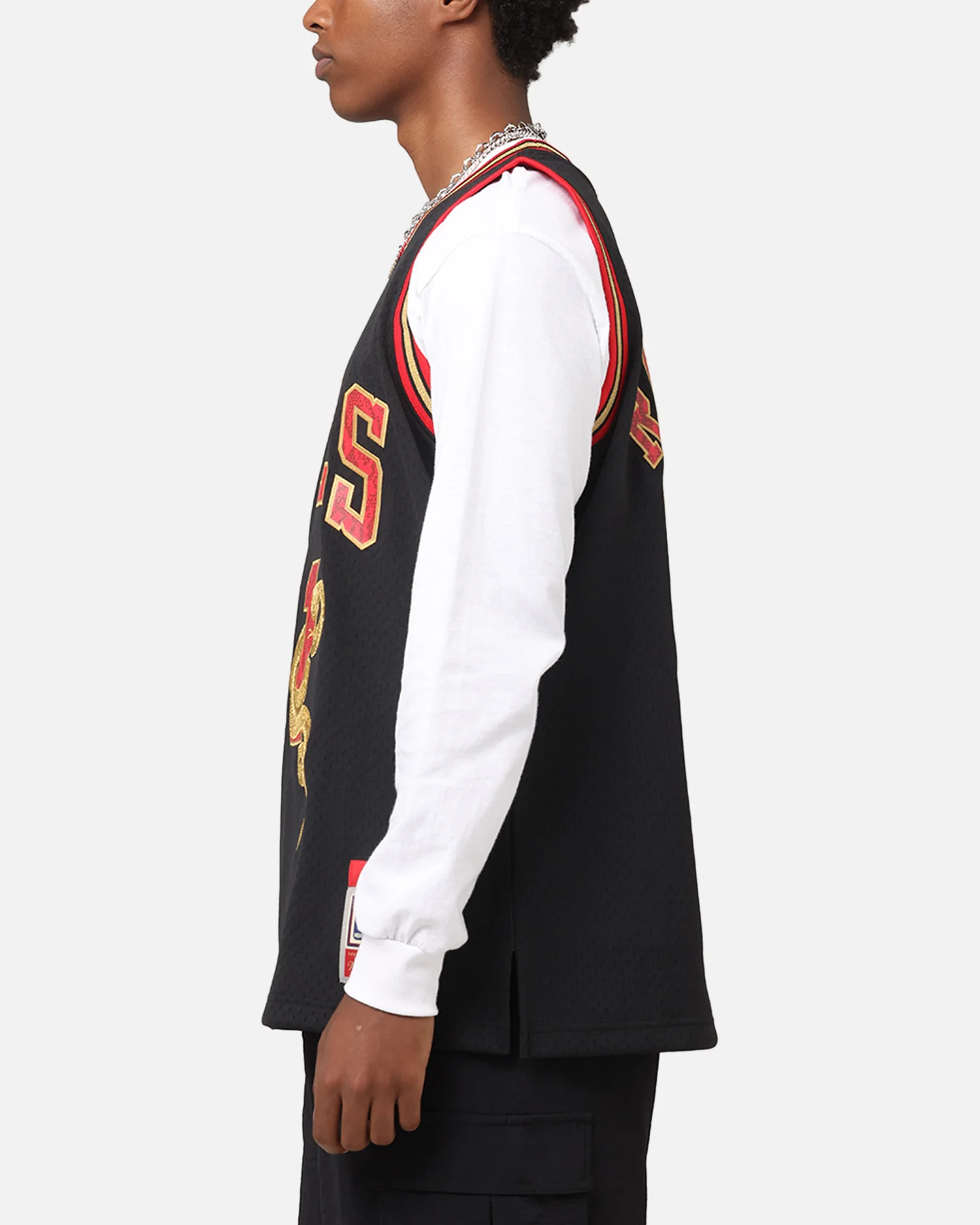 Mitchell & Ness Chicago Bulls Dennis Rodman 1997 Swingman Jersey Black/Gold - Image 6
