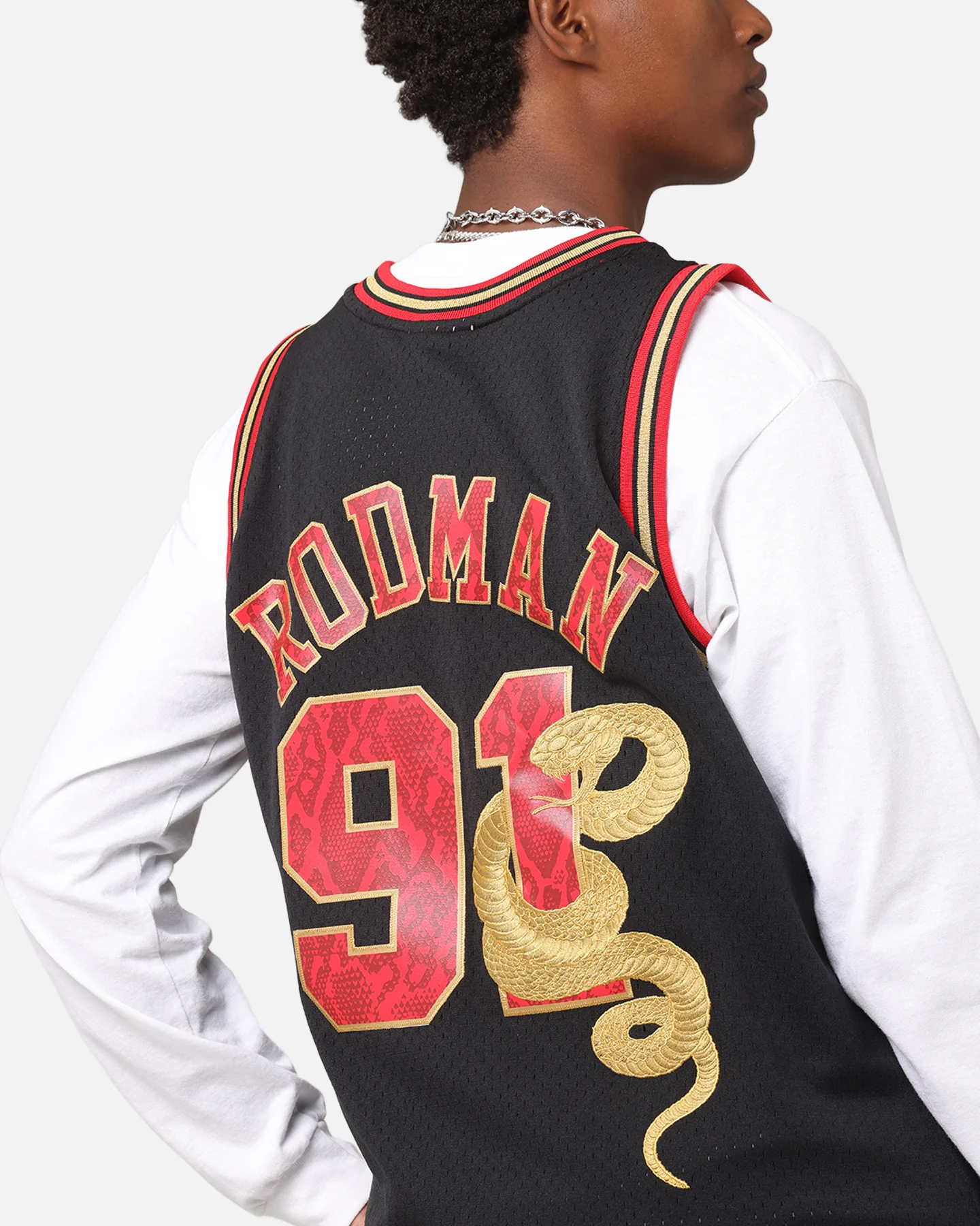 Mitchell & Ness Chicago Bulls Dennis Rodman 1997 Swingman Jersey Black/Gold - Image 8