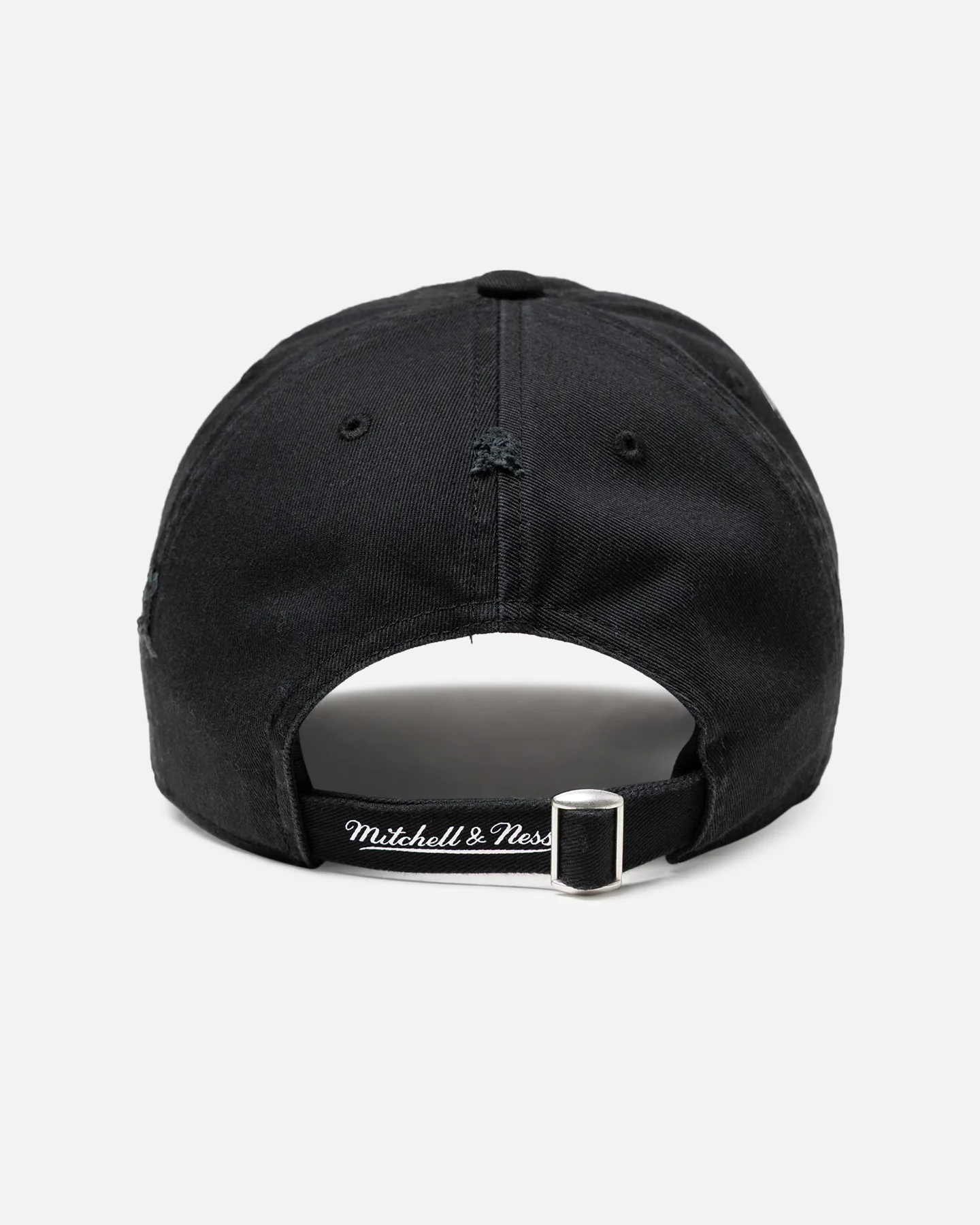 Mitchell & Ness Chicago Bulls 'Gothic Arch' Dad Fit Strapback Washed Black - Image 2
