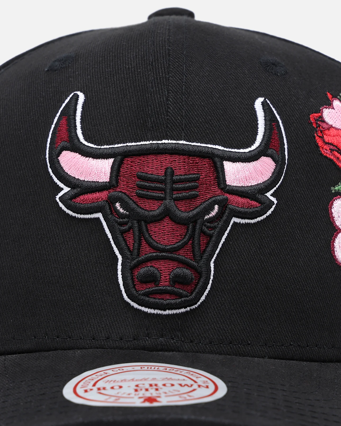Mitchell & Ness Chicago Bulls 'Love & Devotion' Pro Crown Snapback Black - Image 6