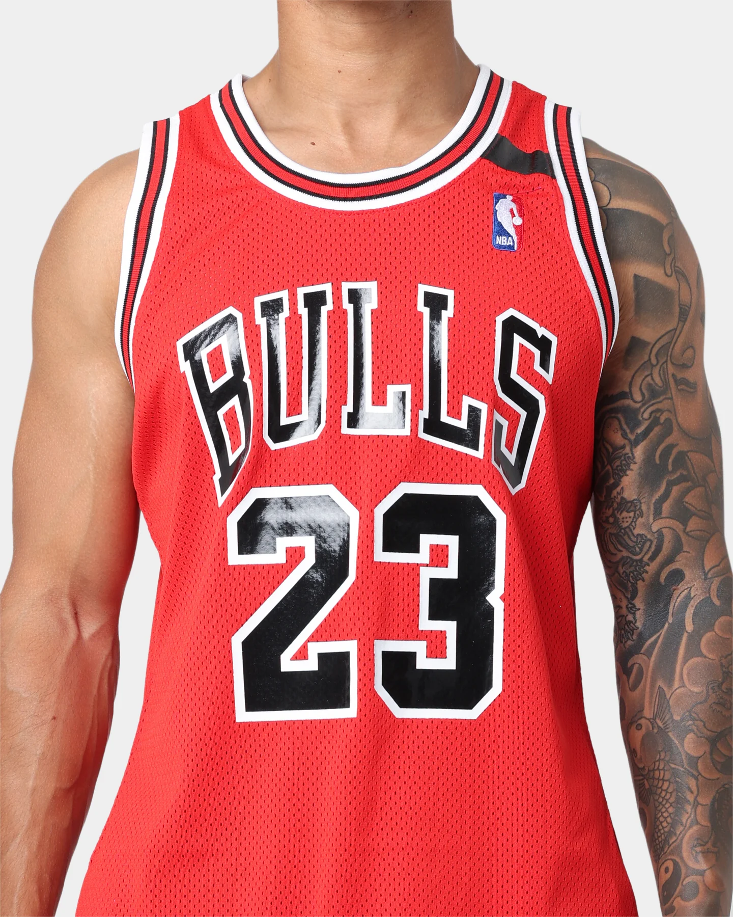 Mitchell & Ness Chicago Bulls Michael Jordan #23 '91-'92 Authentic Jersey Red - Image 3