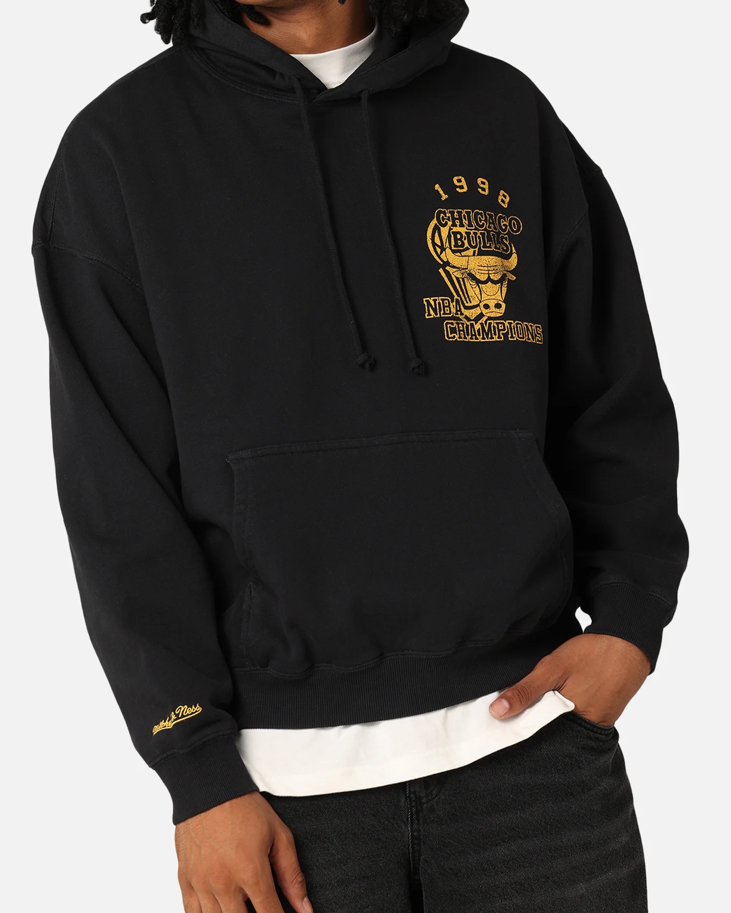 Mitchell & Ness Chicago Bulls Rings Hoodie Faded Black - Image 7