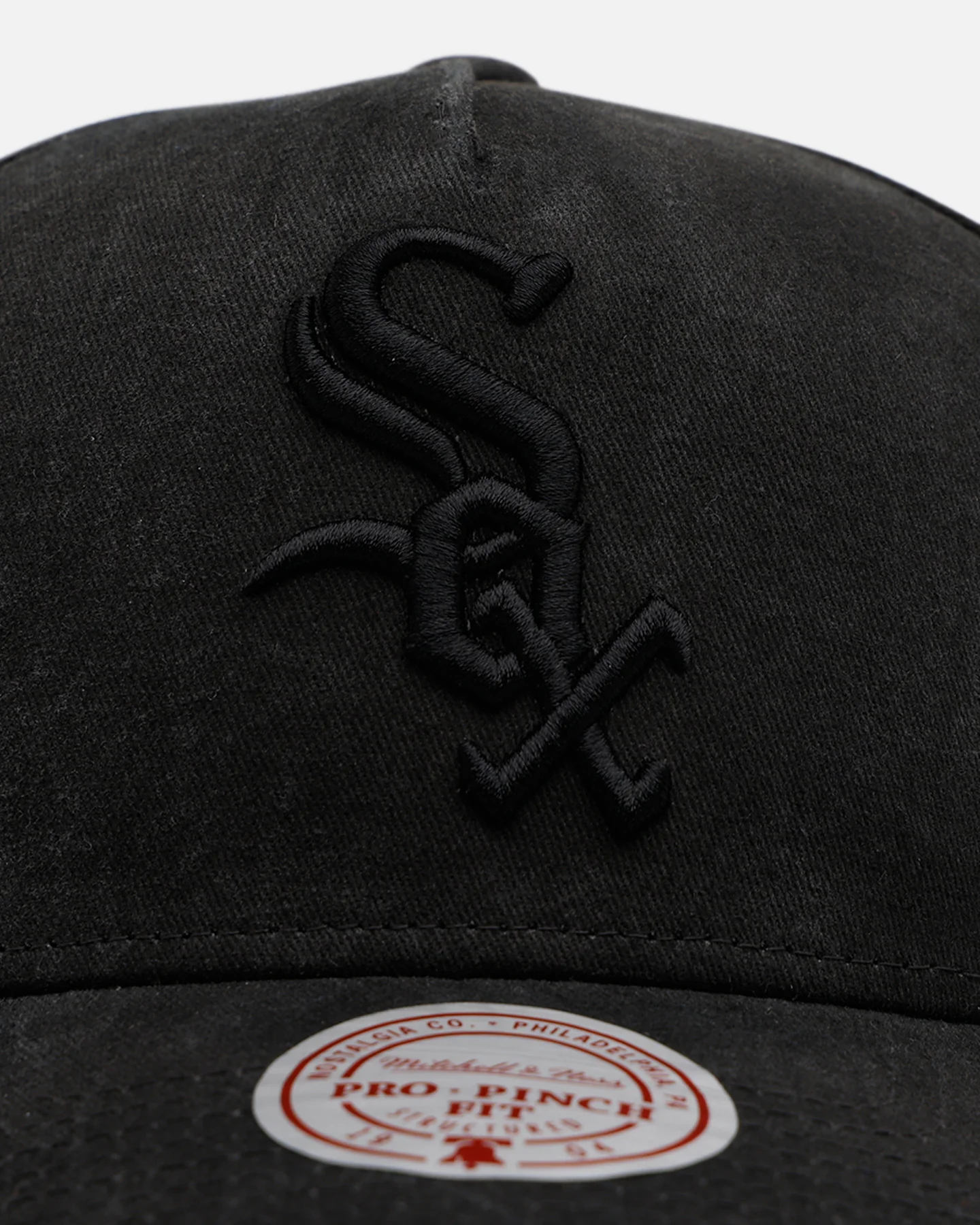 Mitchell & Ness Chicago White Sox 'Starburst' Pro Pinch Snapback Black - Image 5