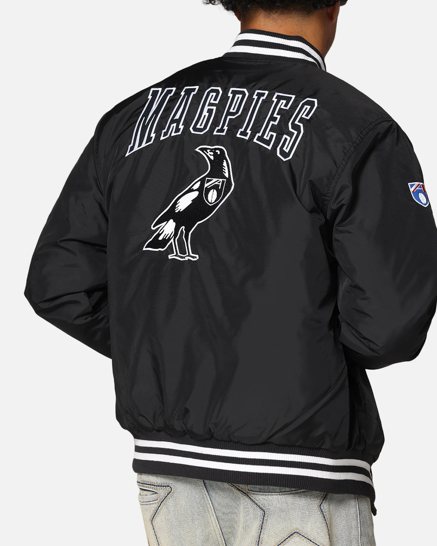 Mitchell & Ness Collingwood Magpies Team Bomber Jacket Solid Black - Image 7