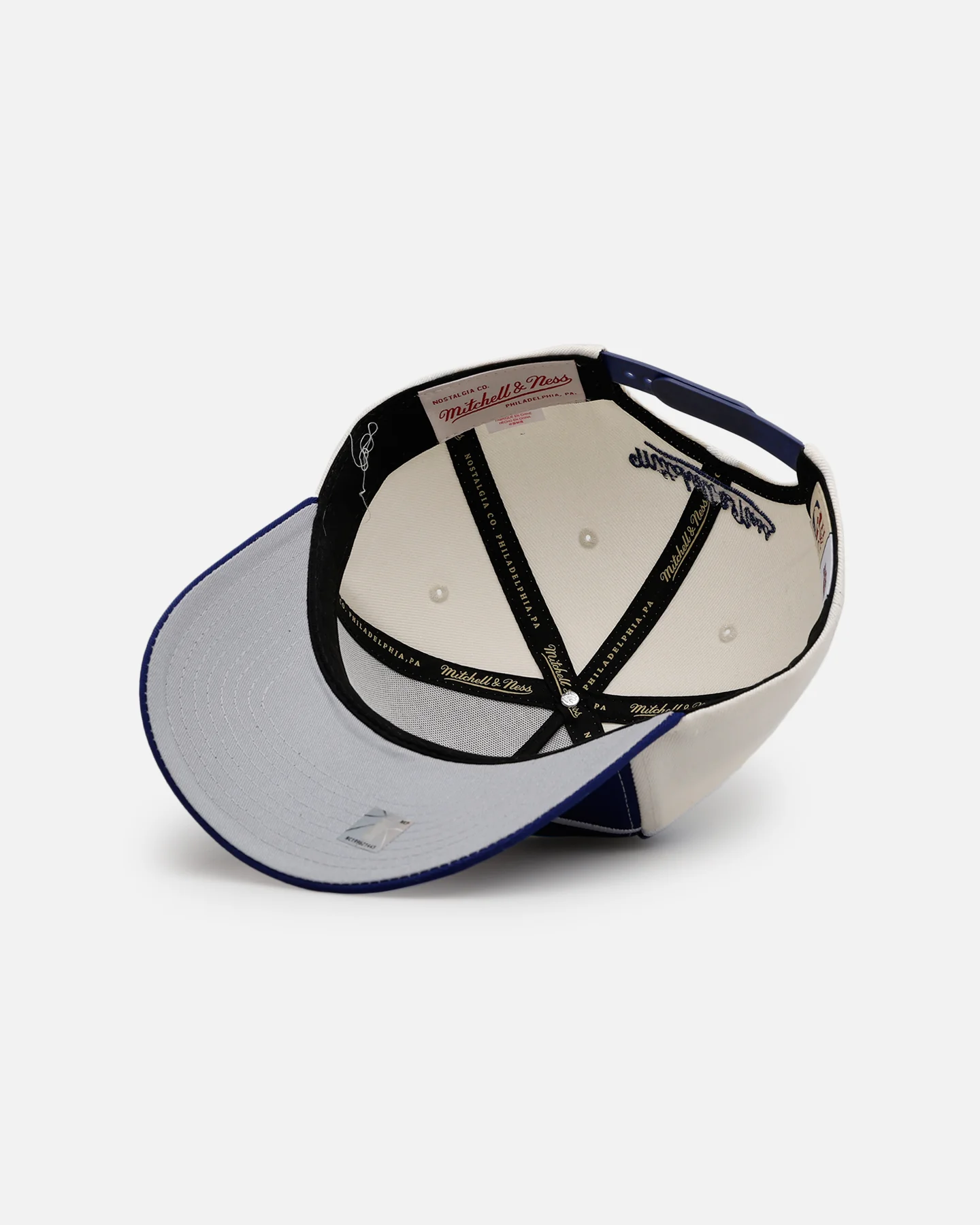 Mitchell & Ness Houston Rockets 'Shark Tooth' Pro Pinch Snapback Cream/Navy - Image 6