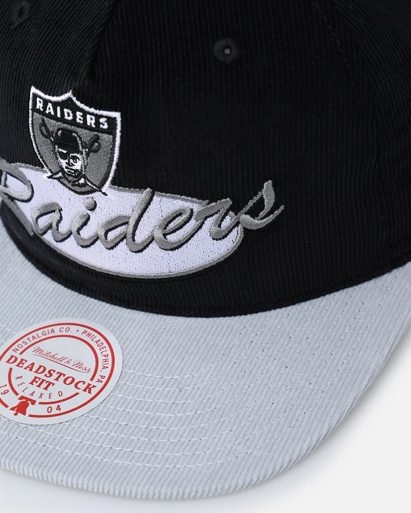 Mitchell & Ness Las Vegas Raiders Centre Circle Origin Snapback Black/Grey - Image 2