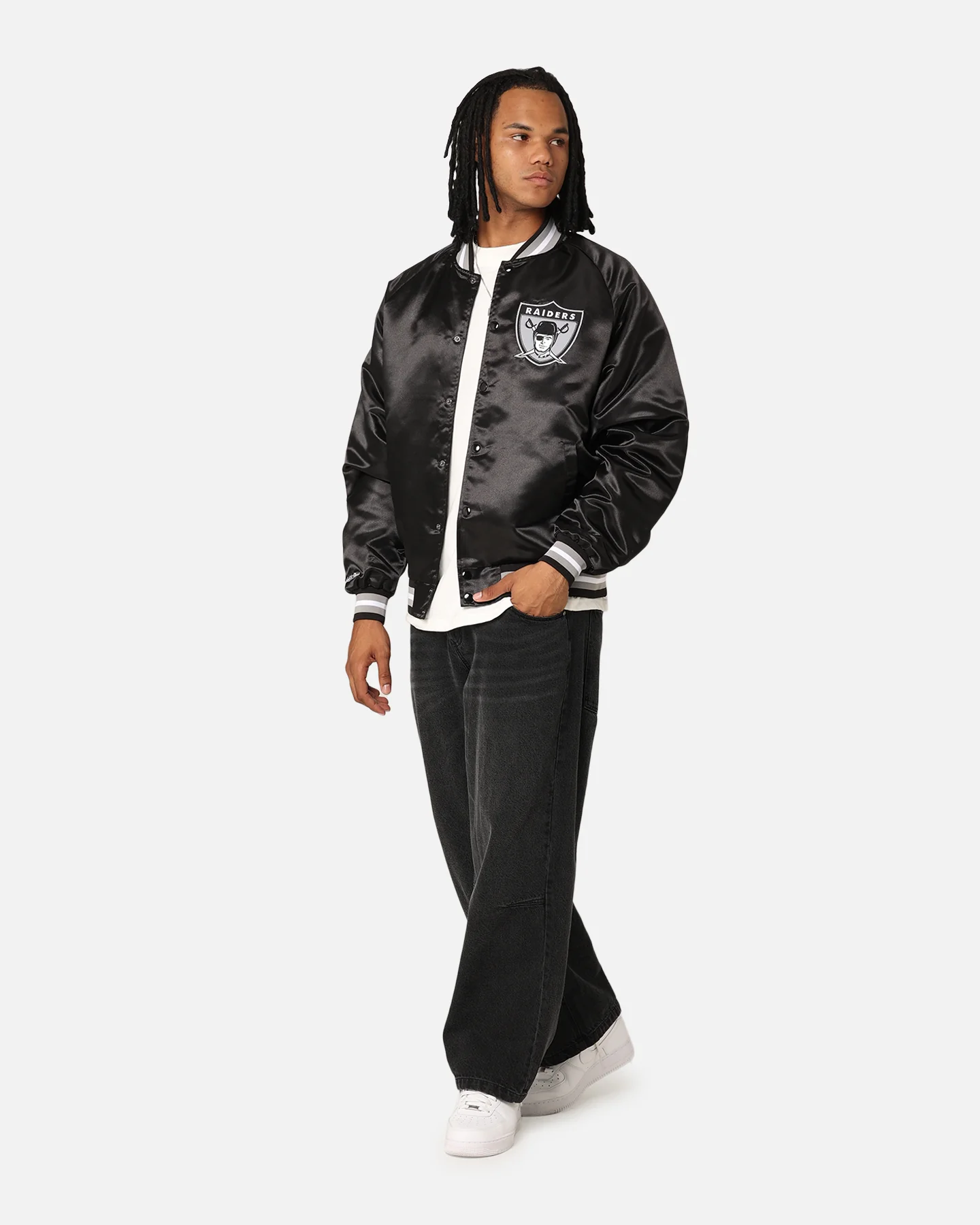 Mitchell & Ness Las Vegas Raiders Lightweight Satin Jacket Black - Image 2