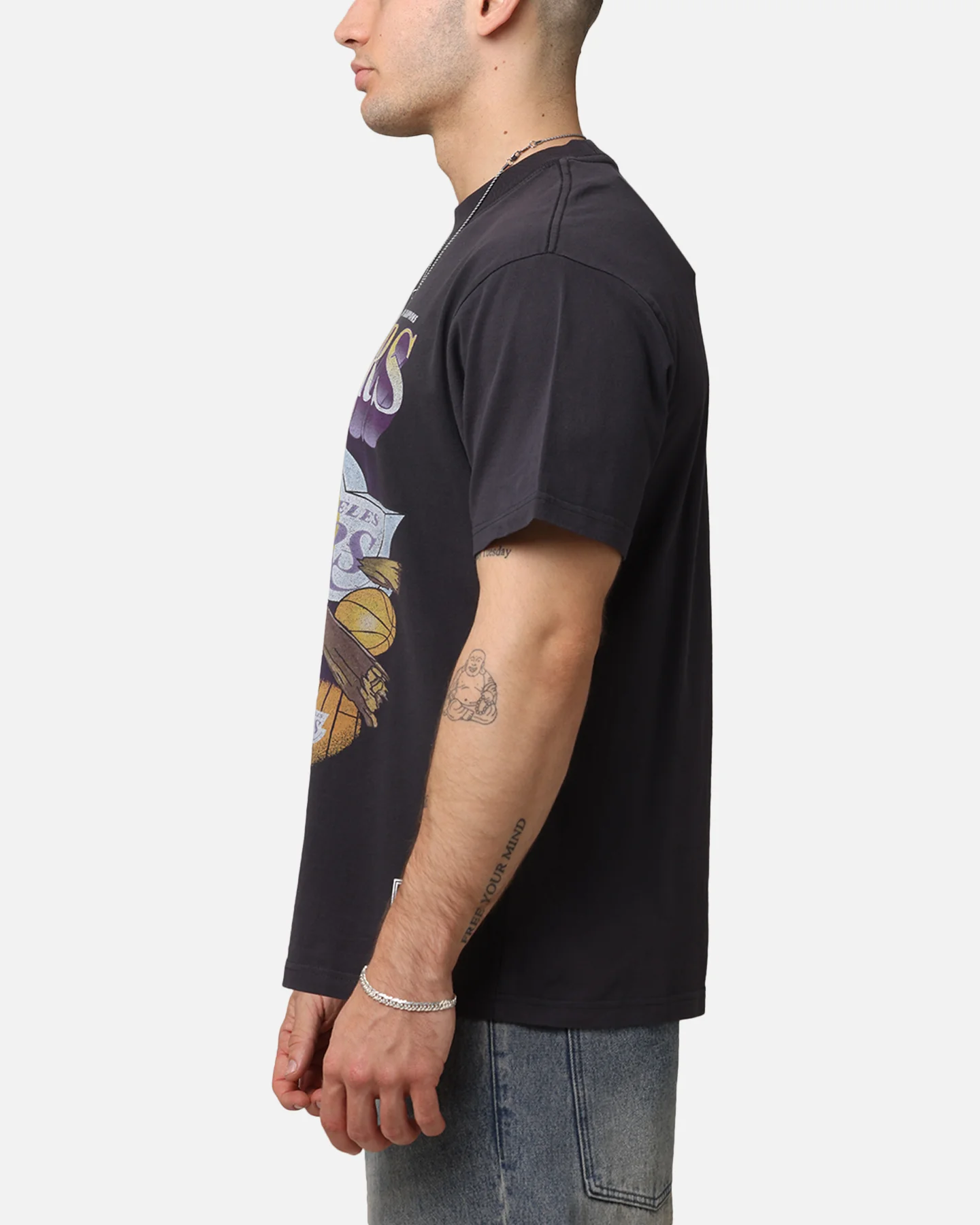 Mitchell & Ness Los Angeles Lakers Bevel Burst T-Shirt Overdyed Black - Image 5