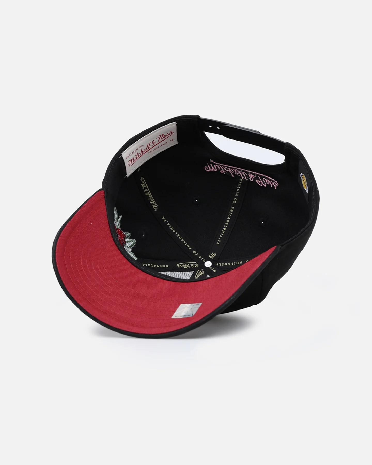 Mitchell & Ness Los Angeles Lakers 'Love & Devotion' Pro Crown Snapback Black - Image 7