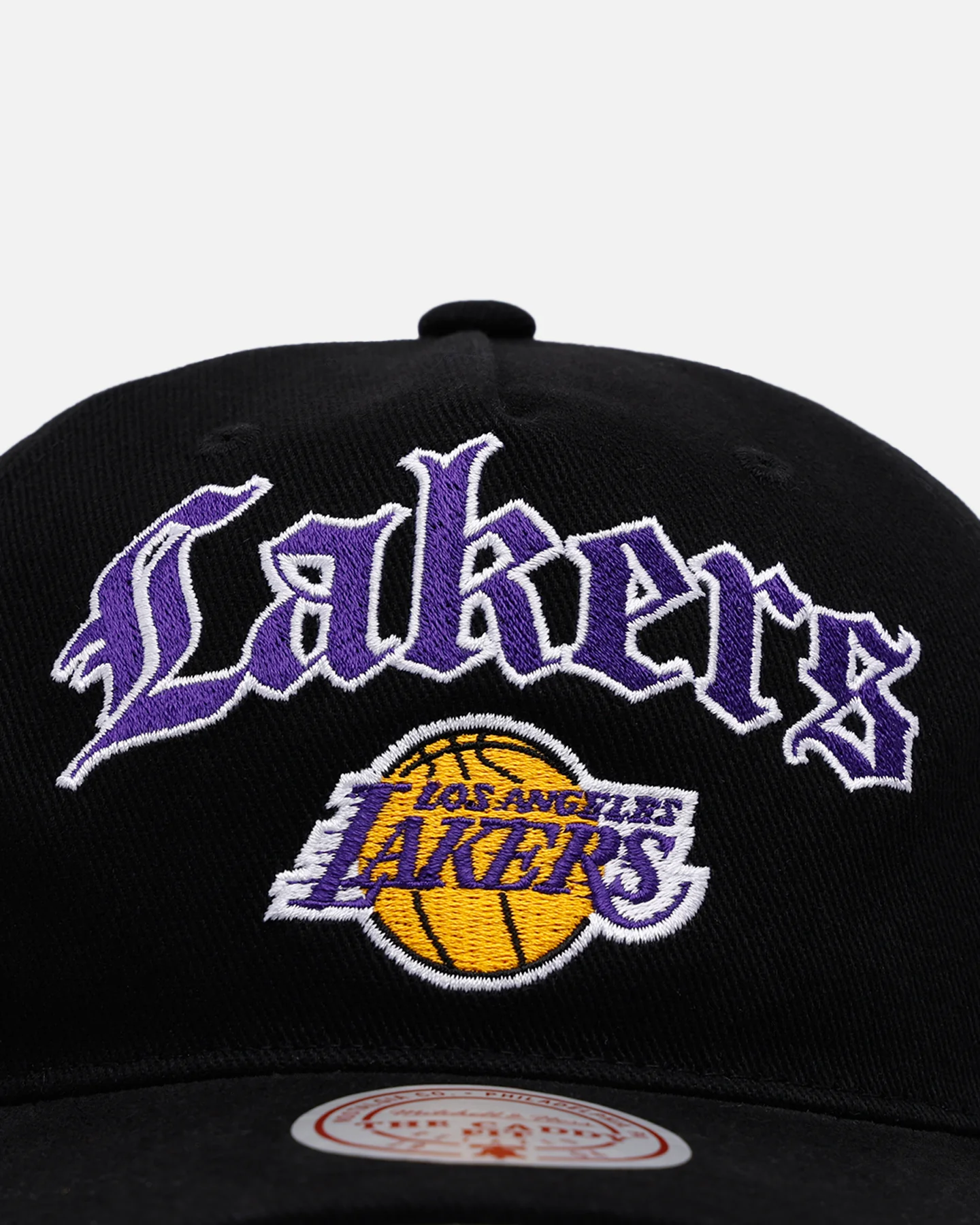 Mitchell & Ness Los Angeles Lakers 'Old English' Caddy Fit Snapback Black - Image 5