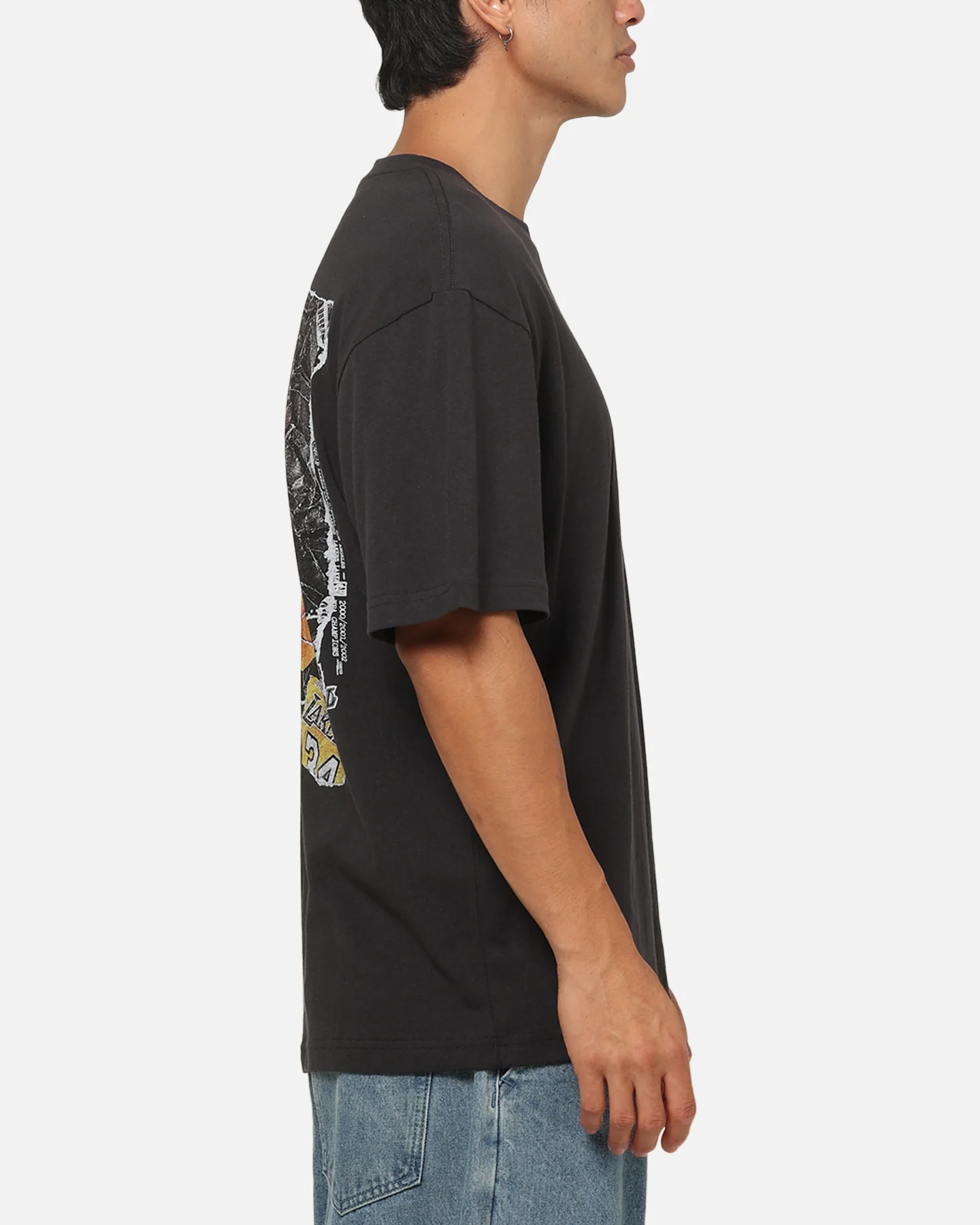 Mitchell & Ness Los Angeles Lakers Shaquille O'Neal Ripped Player T-Shirt Washed Black - Image 5