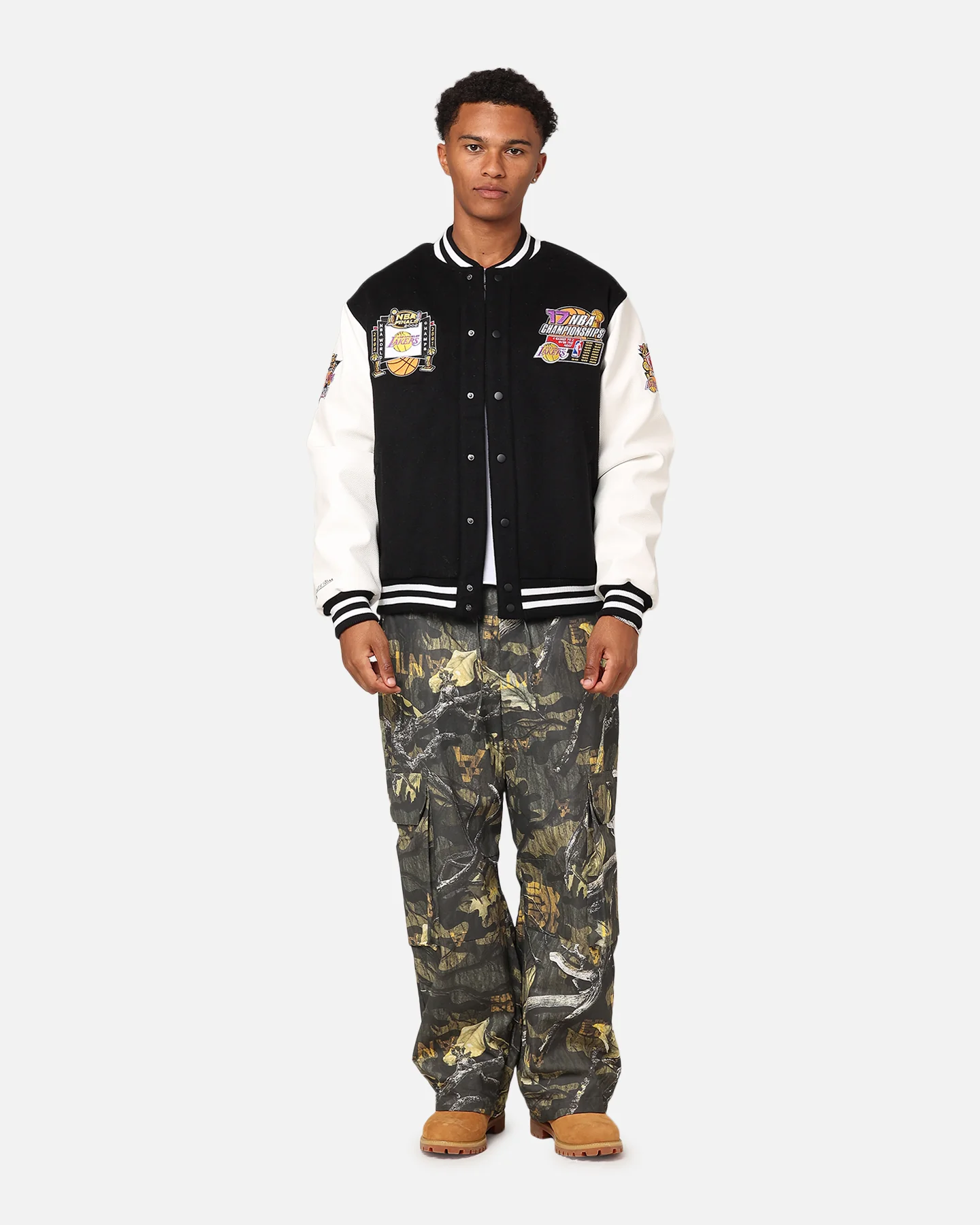 Mitchell & Ness Los Angeles Lakers Showtime Jacket Black/Cream - Image 4