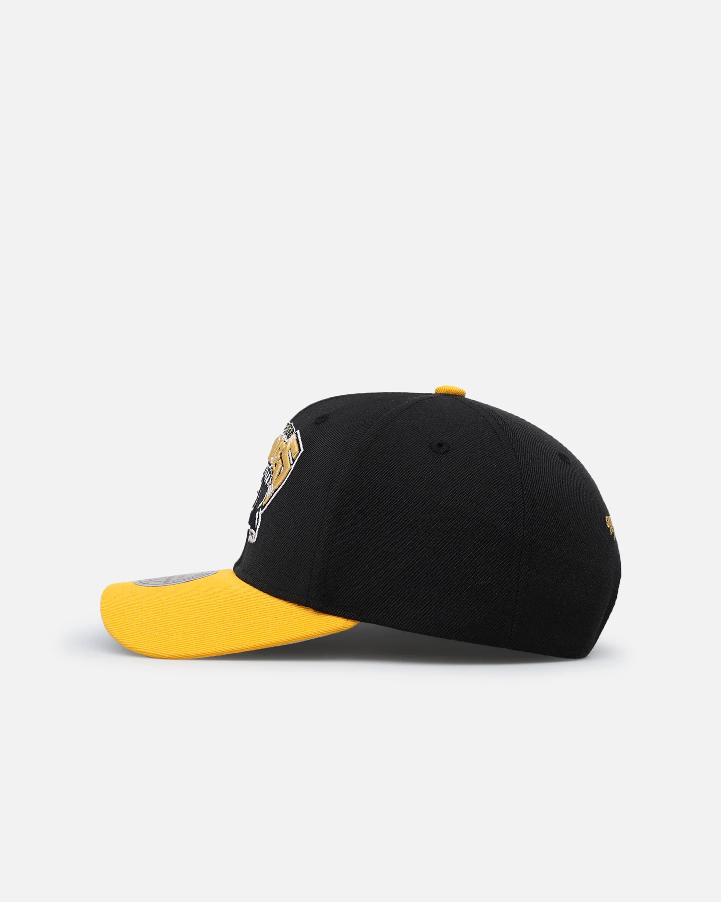 Mitchell & Ness Memphis Grizzlies "Enter The Dragon" Pro Crown Snapback Black/Ochre - Image 4