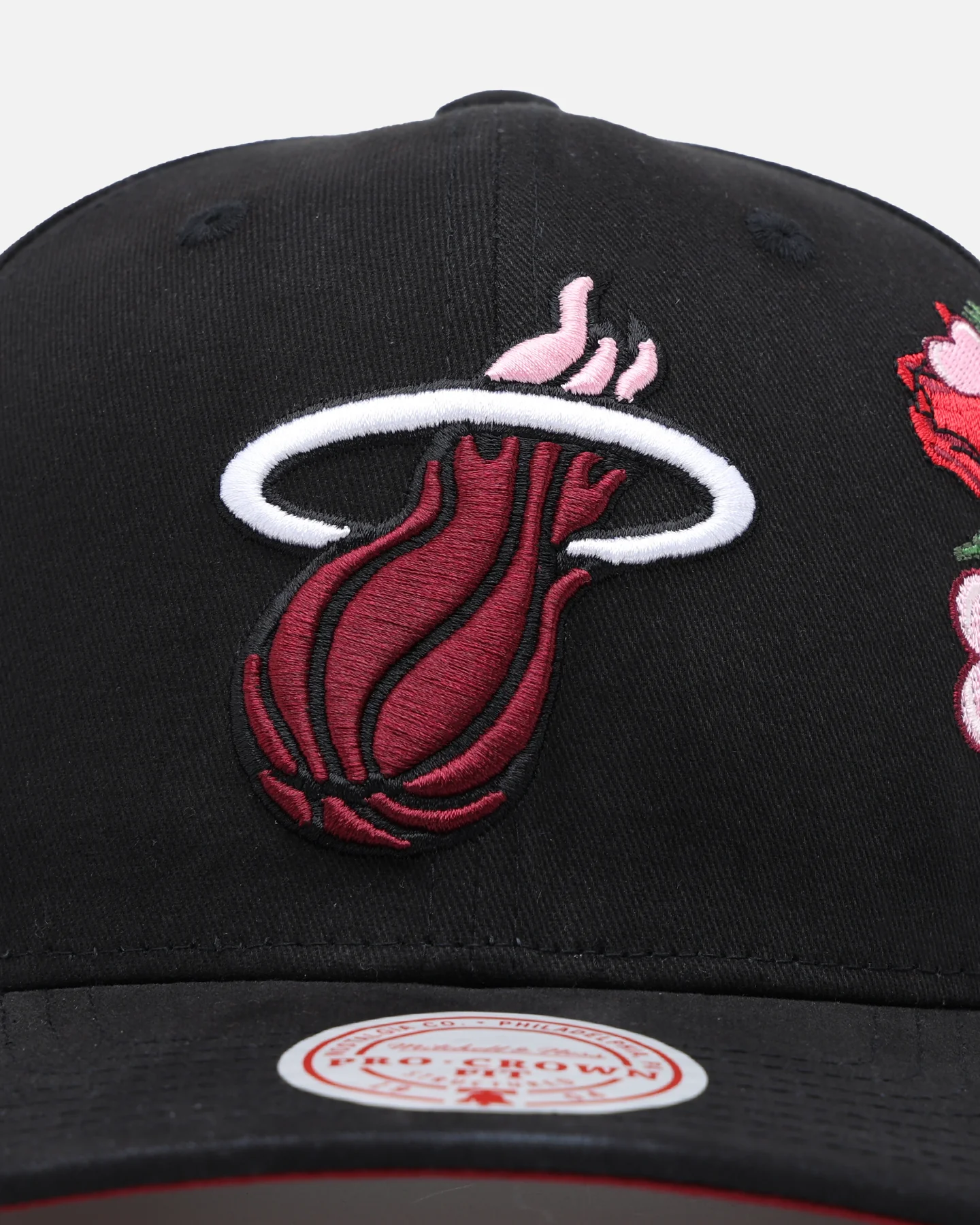 Mitchell & Ness Miami Heat 'Love & Devotion' Pro Crown Snapback Black - Image 6