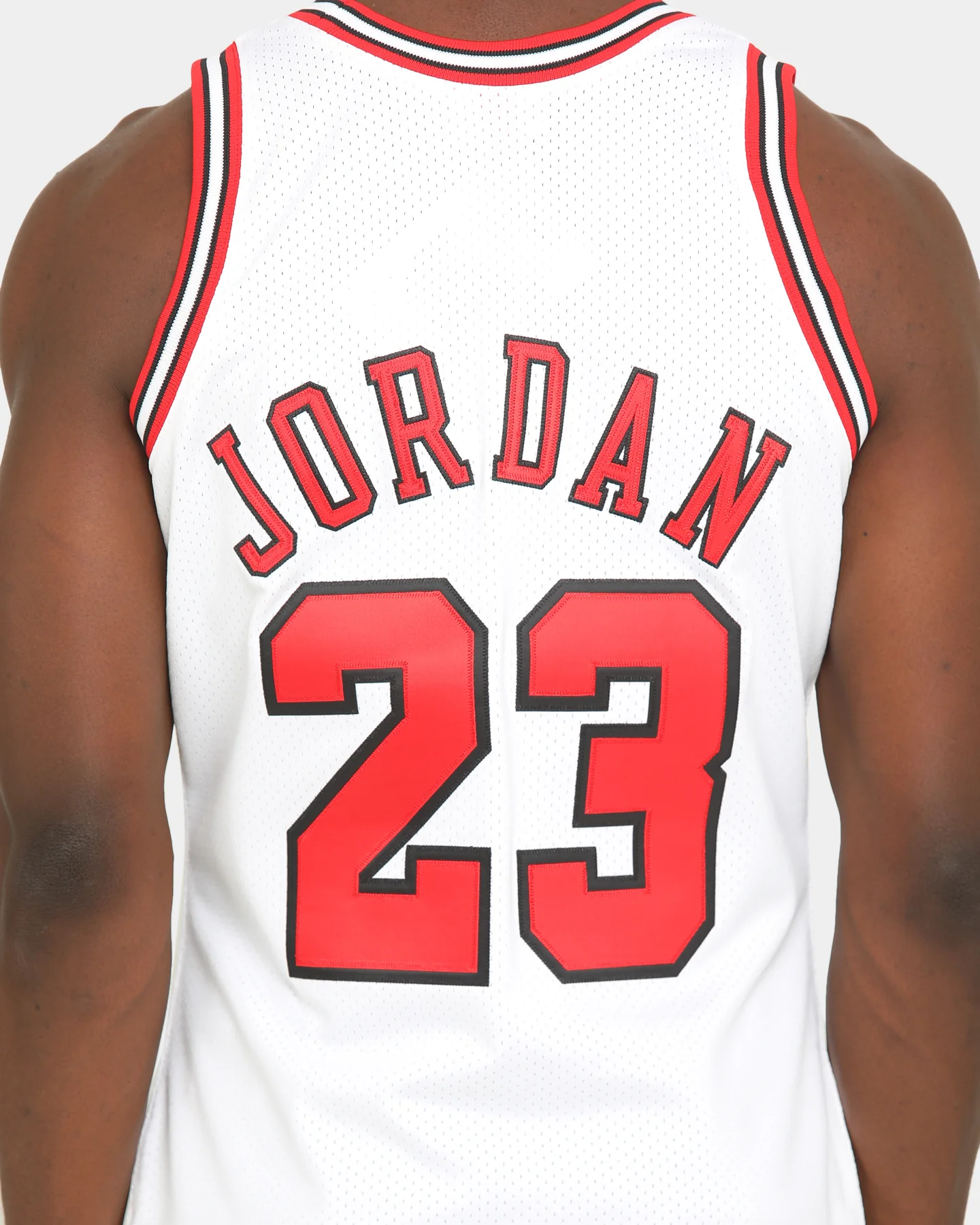 Mitchell & Ness Chicago Bulls Michael Jordan '97-'98 #23 Authentic NBA Jersey White - Image 3