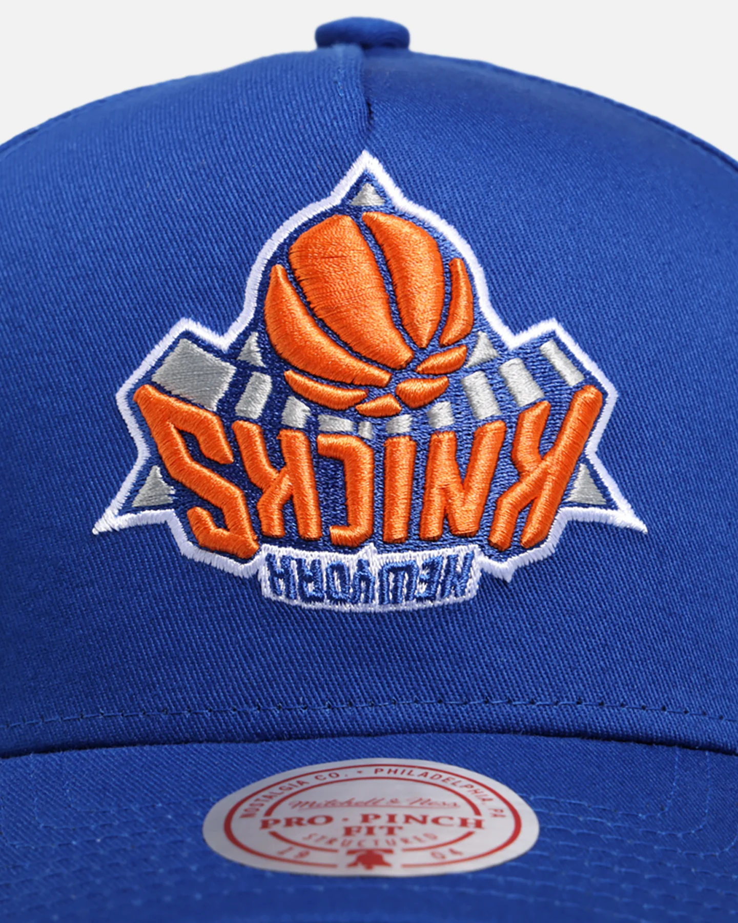 Mitchell & Ness New York Knicks 'Upside Down Logo' Pro Pinch Snapback Blue - Image 5