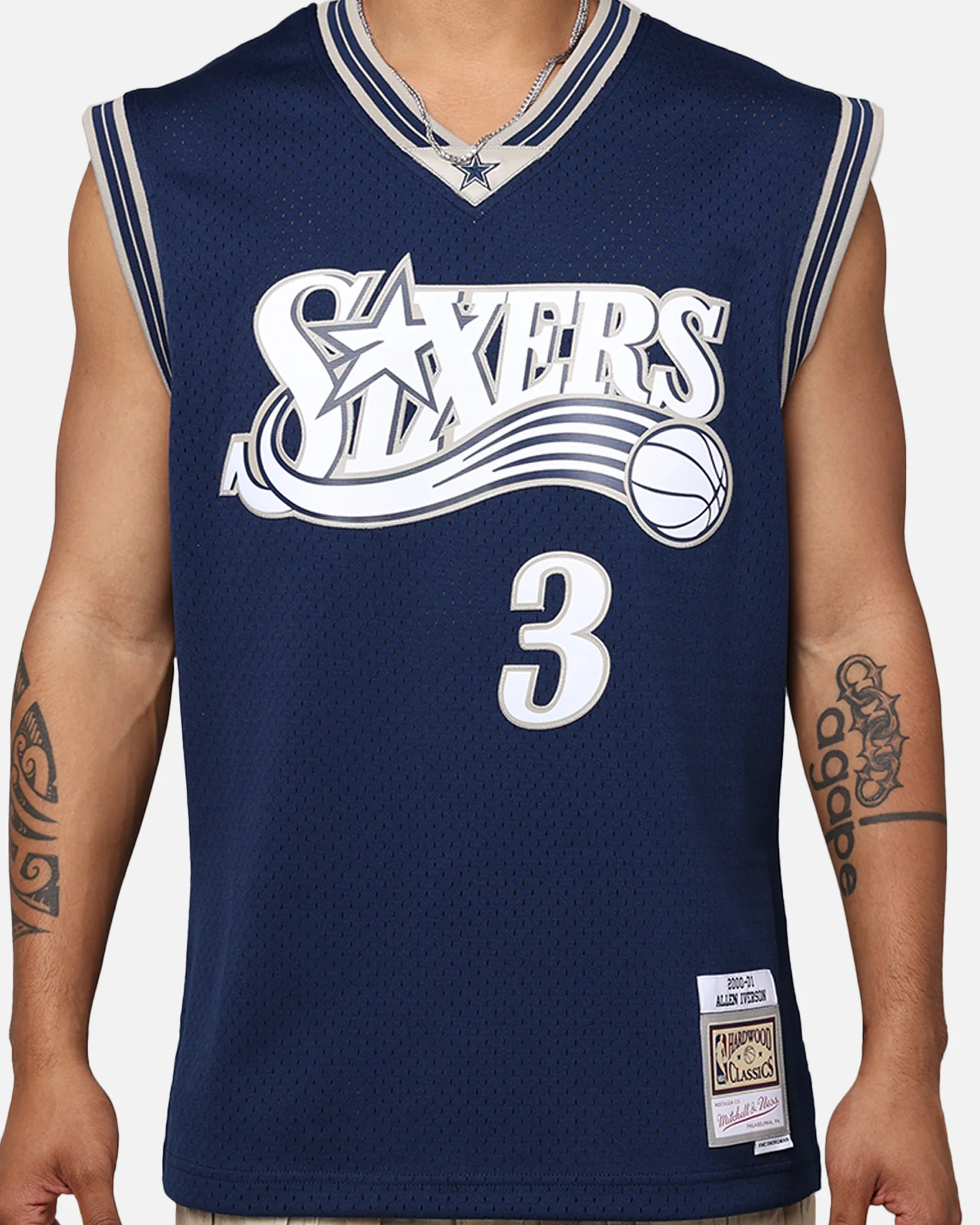 Mitchell & Ness Philadelphia 76ers Allen Iverson 2000-01 College Twist Swing Jersey Navy/White - Image 4