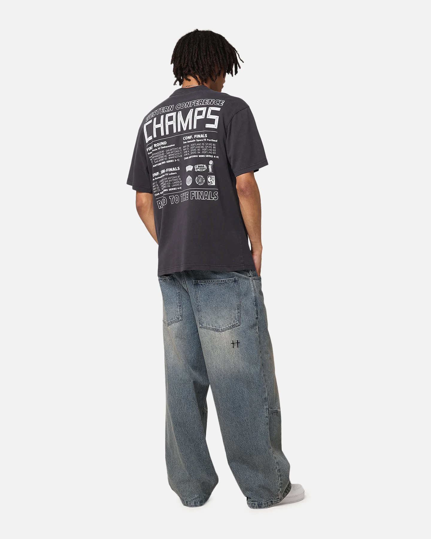Mitchell & Ness San Antonio Spurs Chisel Championship T-Shirt Black - Image 4