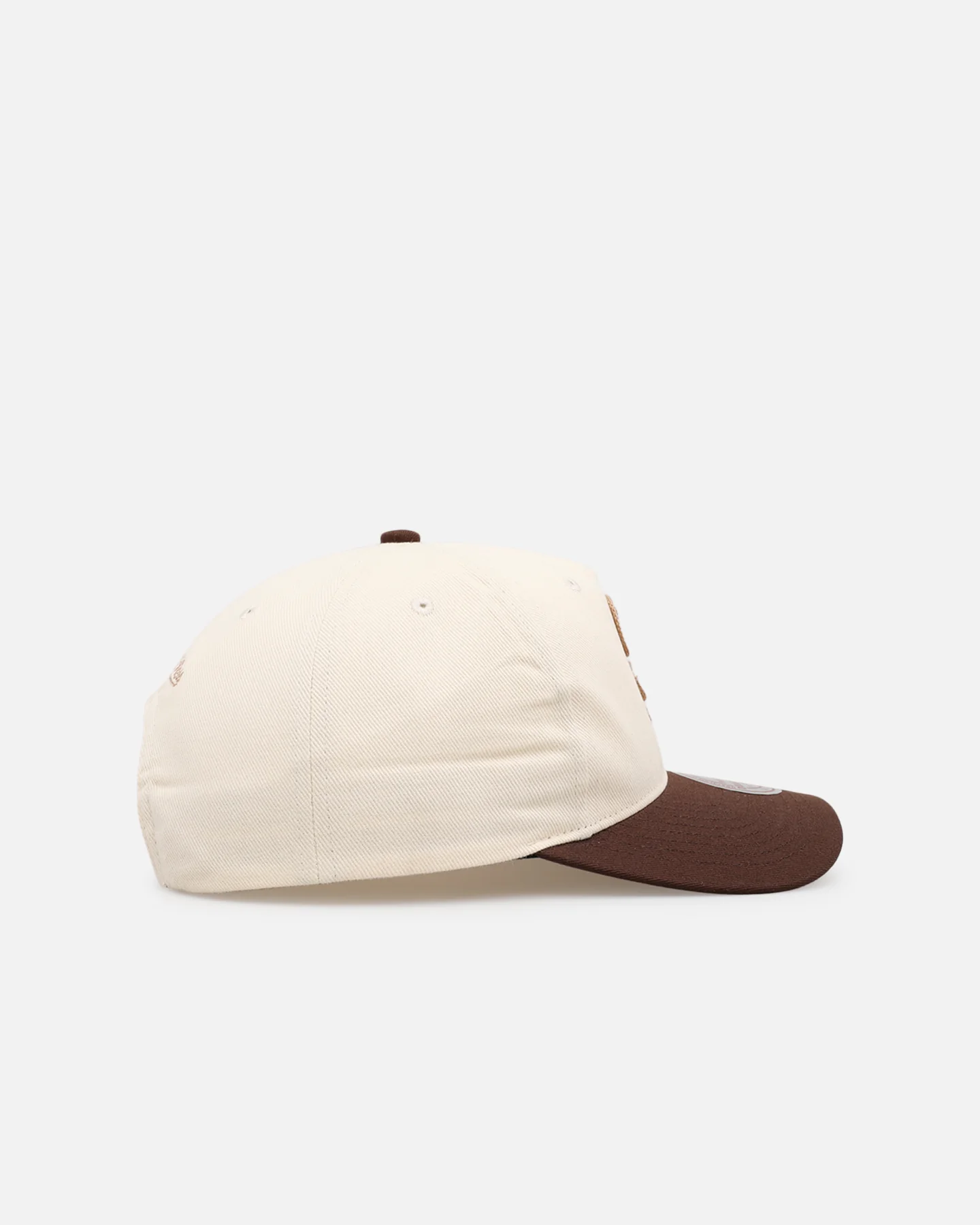 Mitchell & Ness San Diego Padres 'Hand Stitch' Deadstock Snapback Brown - Image 3