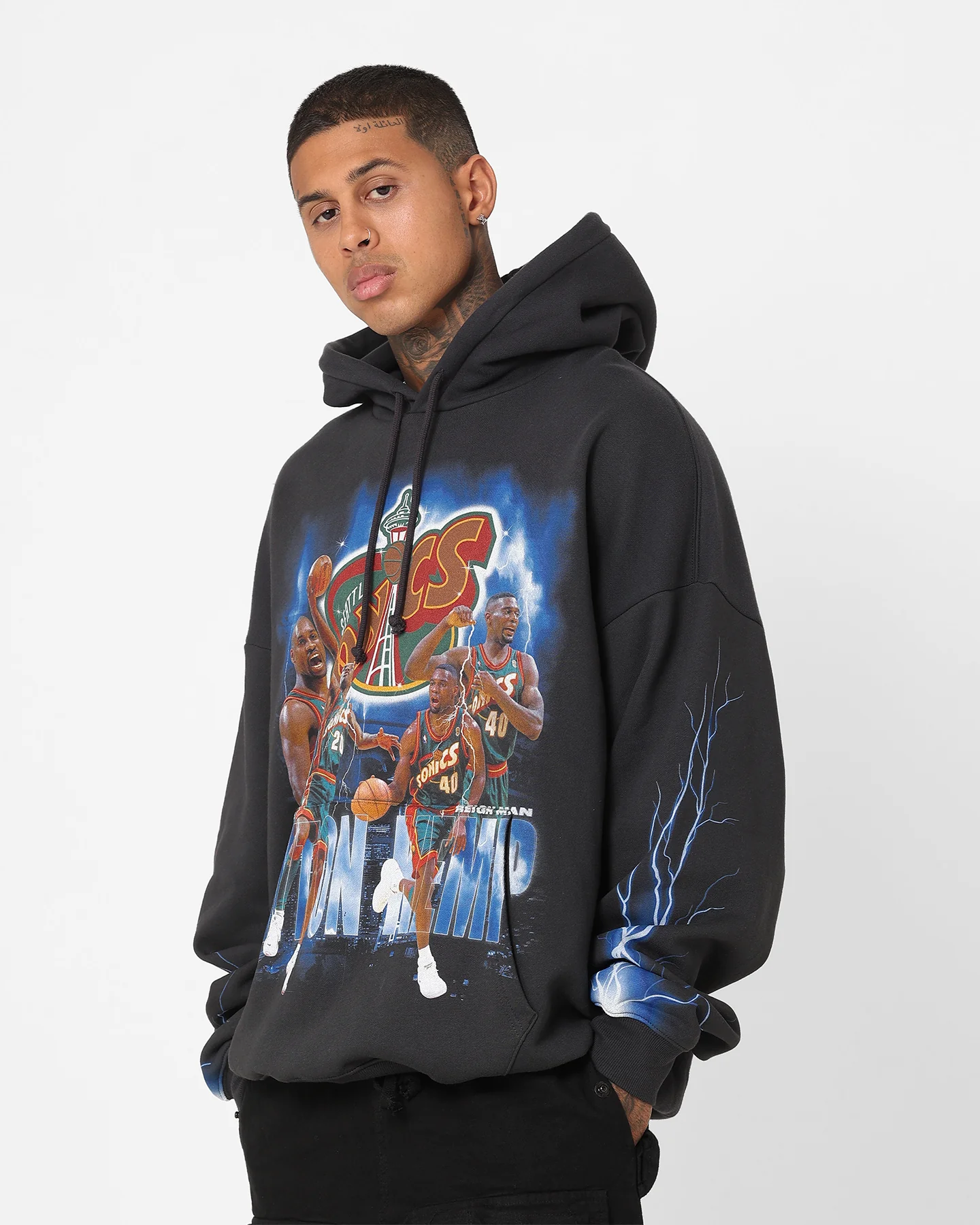 Mitchell & Ness Seattle Supersonics Gary Payton and Shawn Kemp Strike Hoodie Faded Black - Image 6